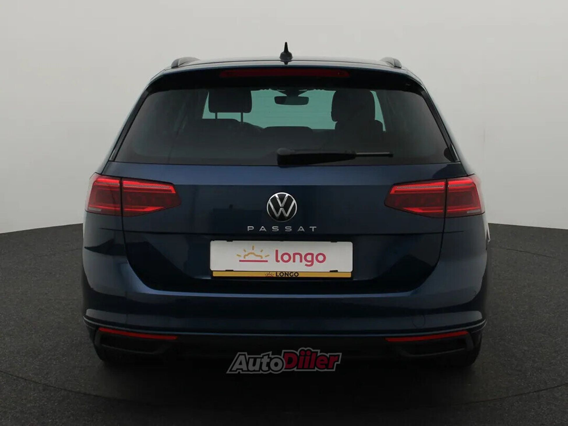 Volkswagen Passat 2022, photo 5/10