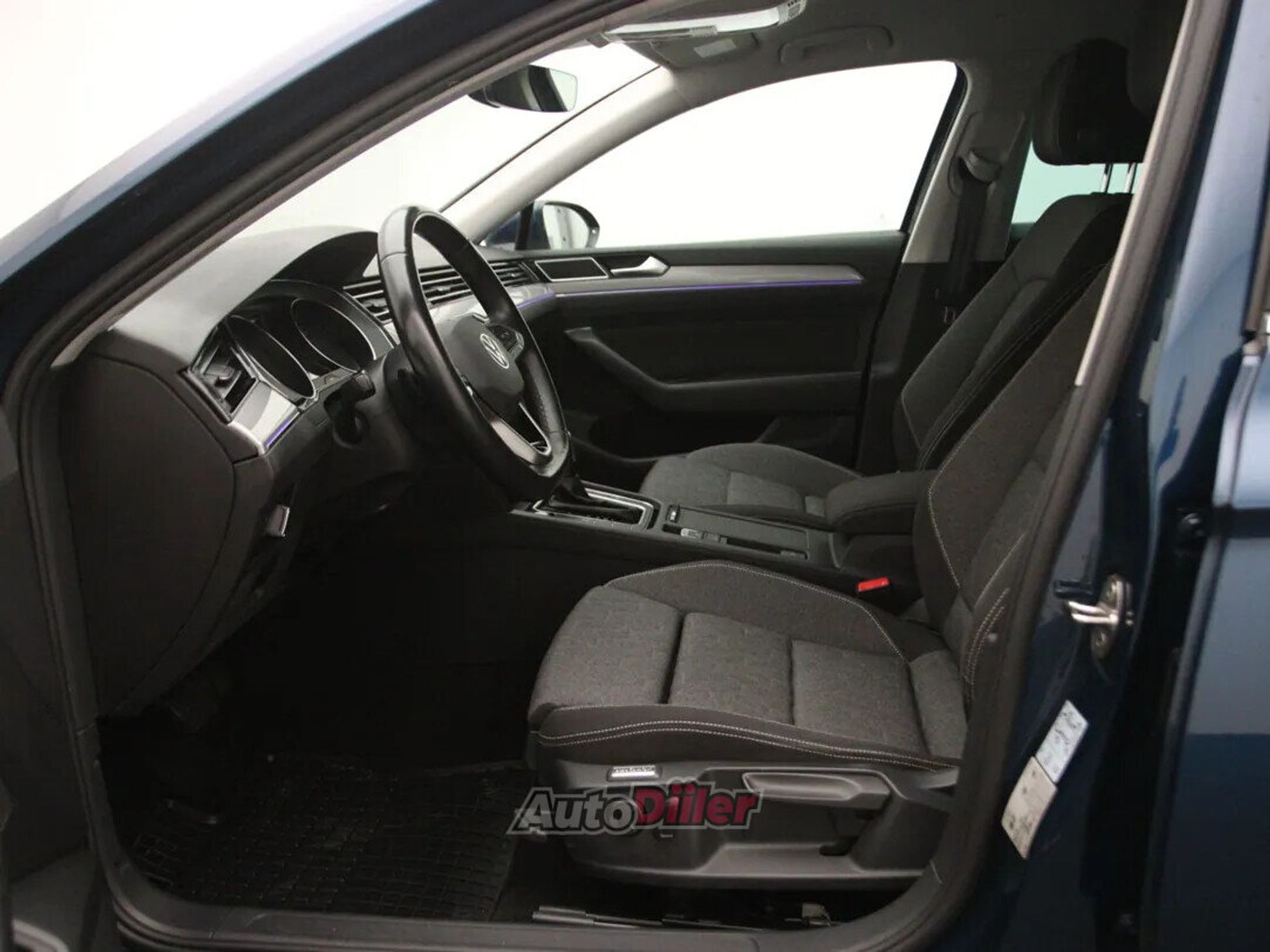Volkswagen Passat 2022, photo 4/10