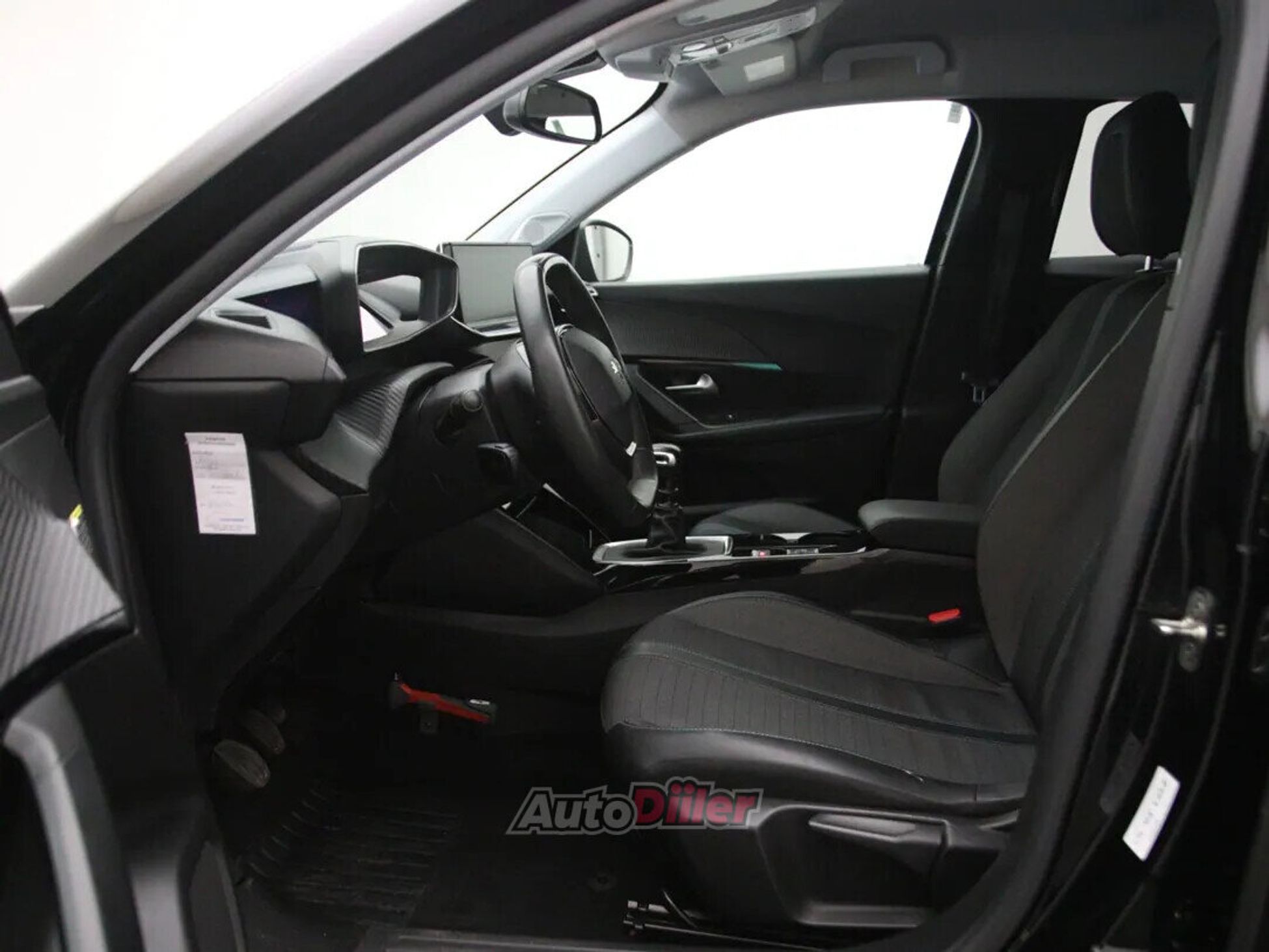 Peugeot 2008 Allure 1.5 81kW 2021, photo 4/10