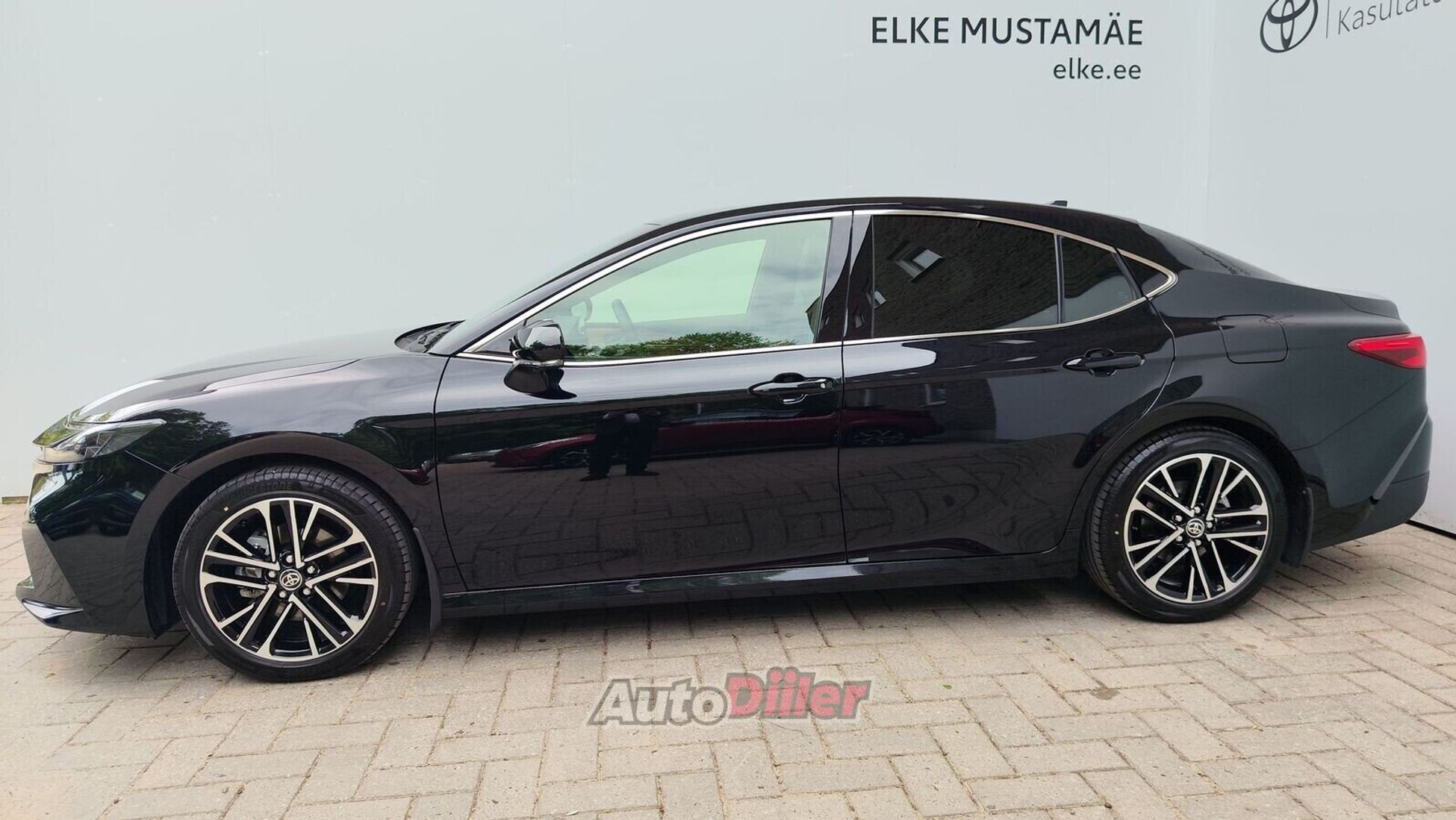 Toyota Camry Premium 2.5 137kW 2025, photo 3/10