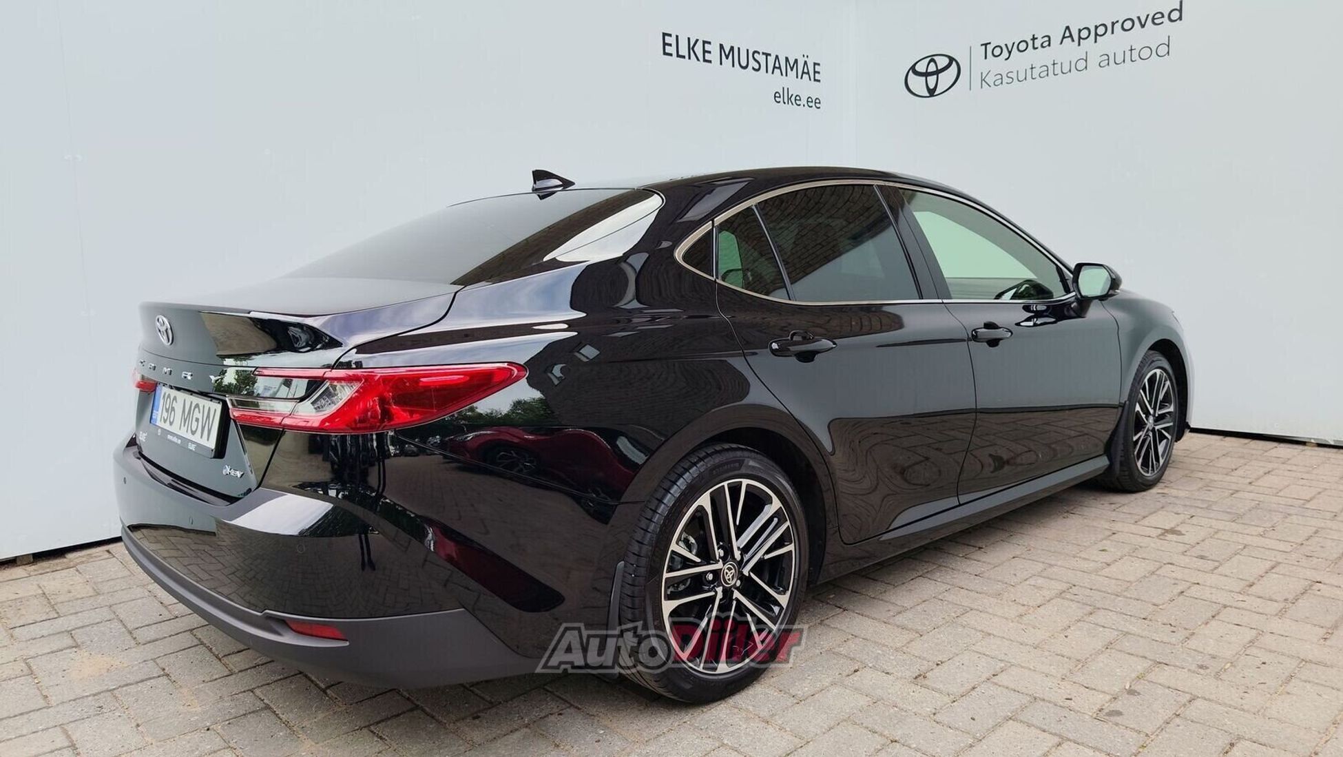 Toyota Camry Premium 2.5 137kW 2025, photo 2/10