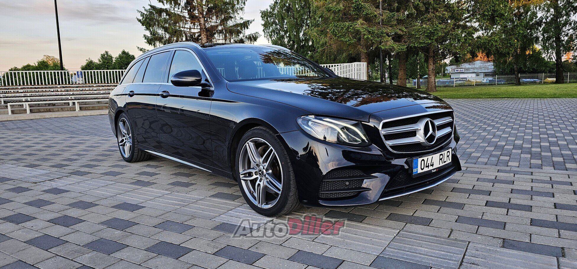 Mercedes-Benz E 300