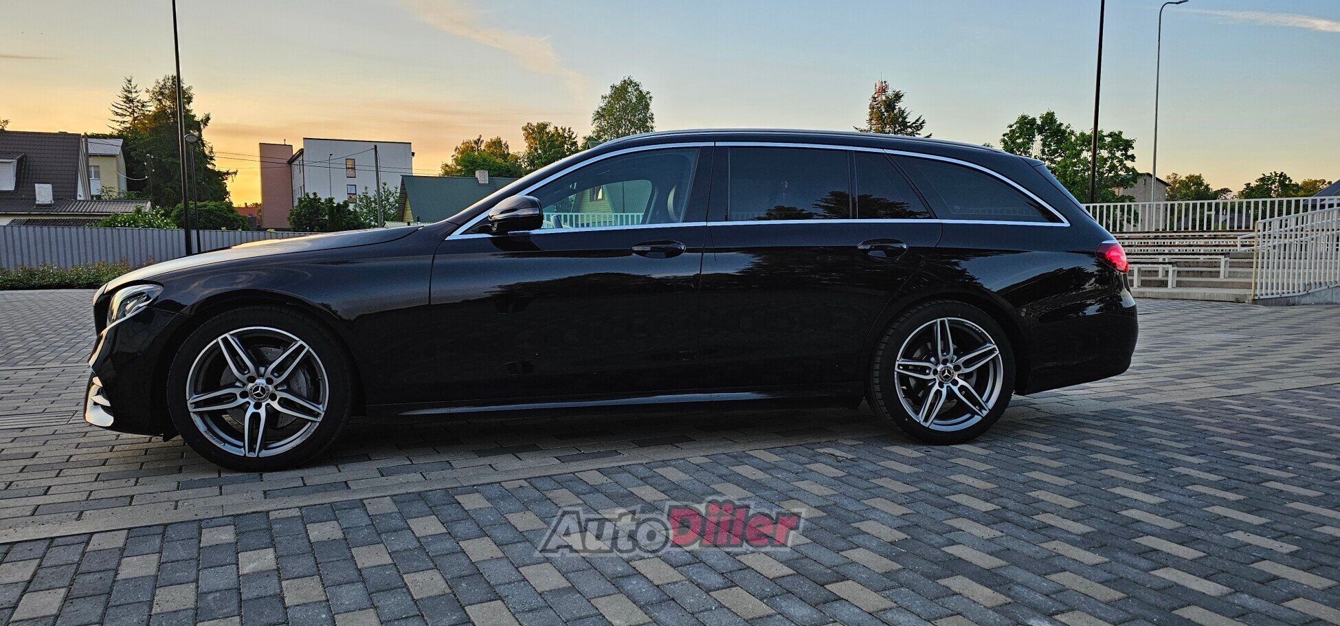 Mercedes-Benz E 300 AMG-Pakett 2.0 180kW 2019, kuva 3/10
