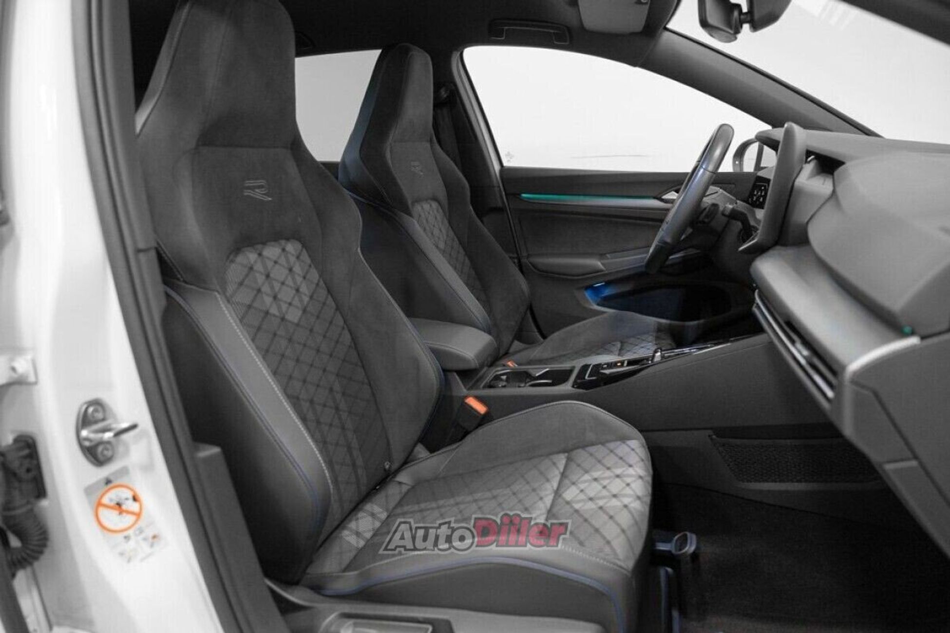 Volkswagen Golf 1.5 110kW 2025, photo 7/10