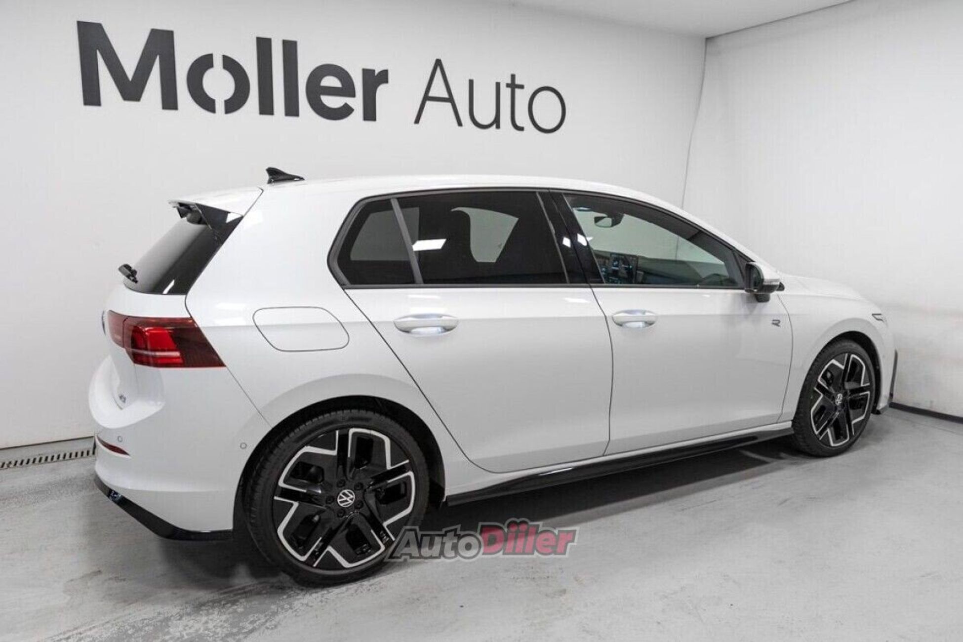Volkswagen Golf 1.5 110kW 2025, photo 4/10