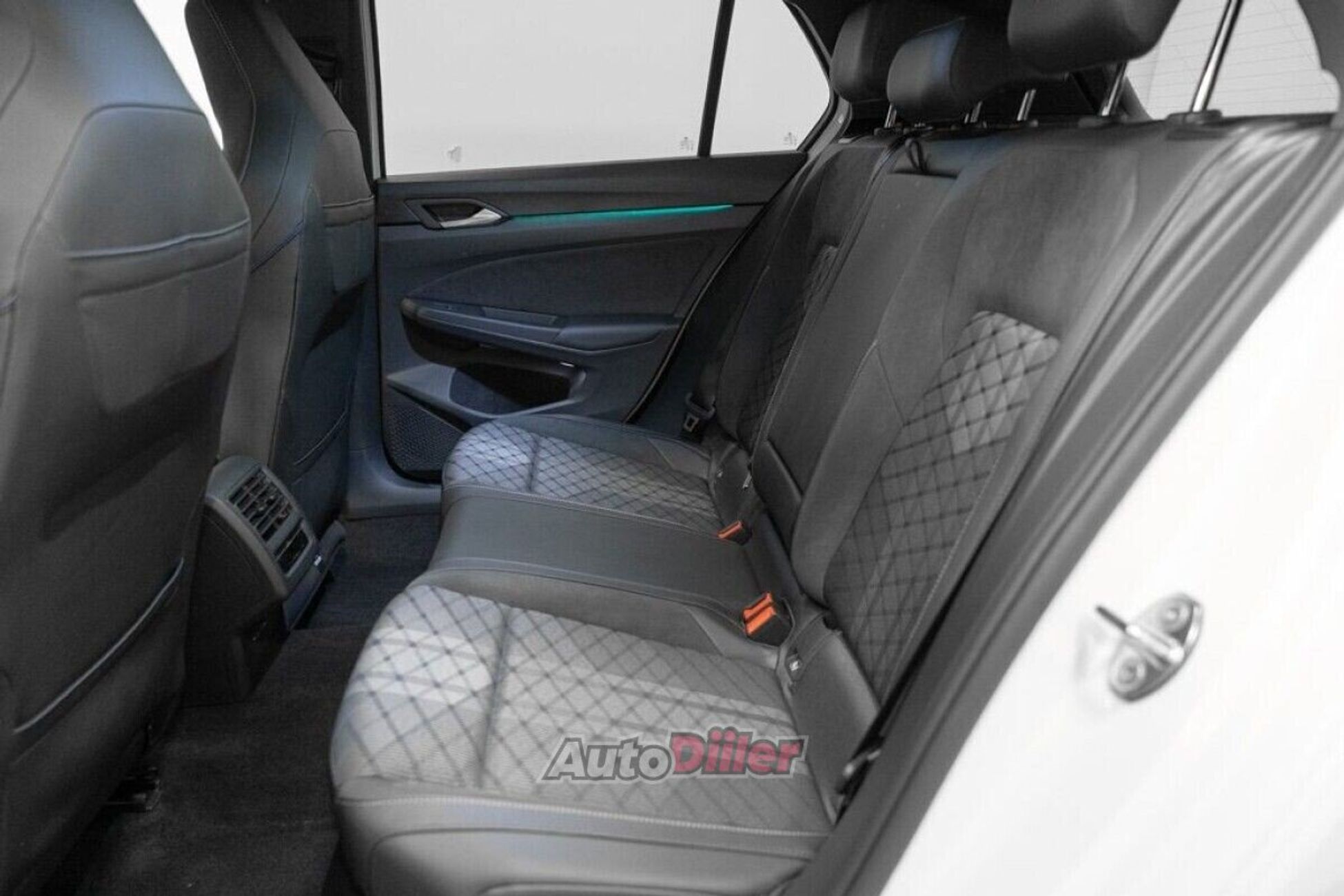 Volkswagen Golf 1.5 110kW 2025, photo 6/10