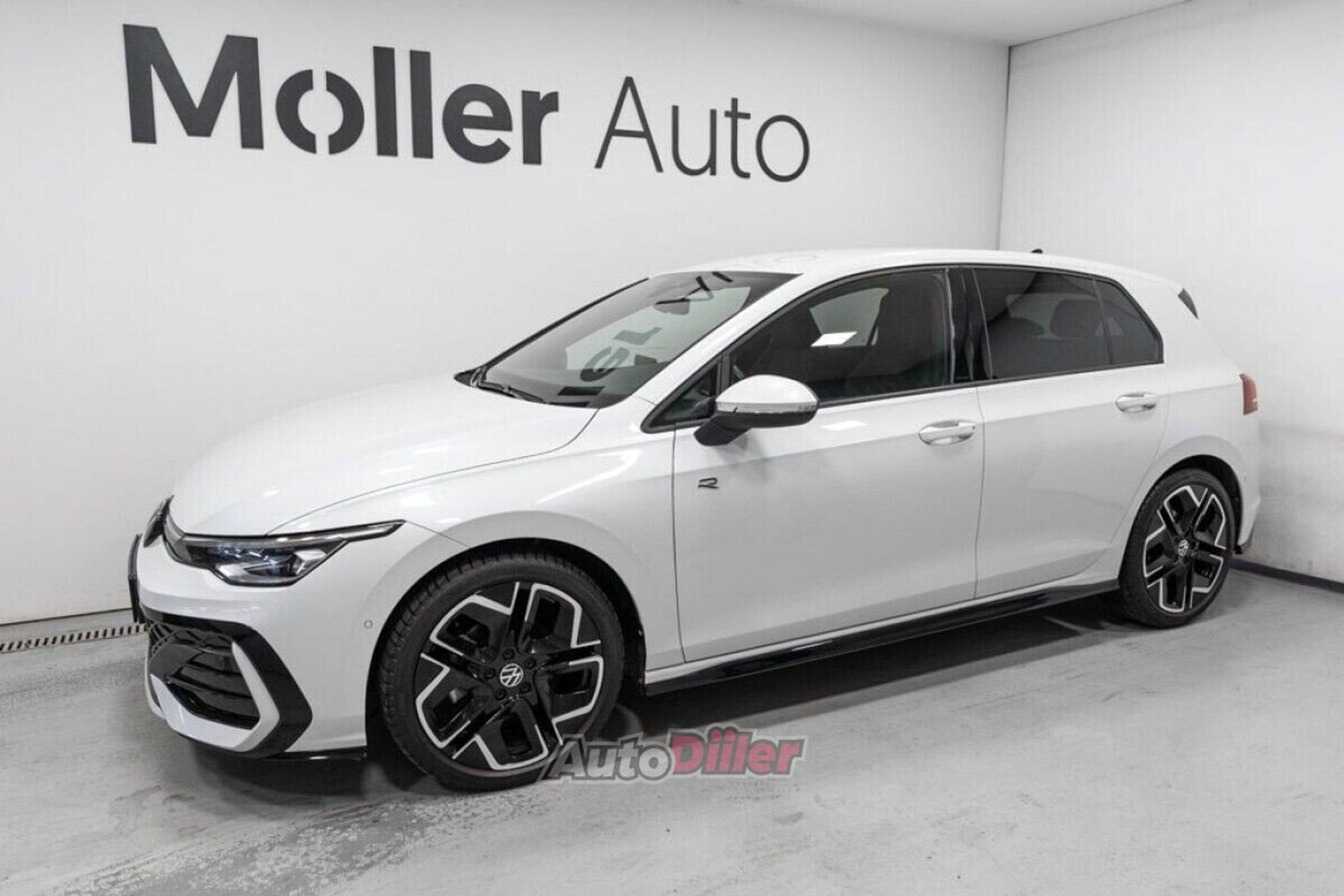 Volkswagen Golf 1.5 110kW 2025, photo 2/10
