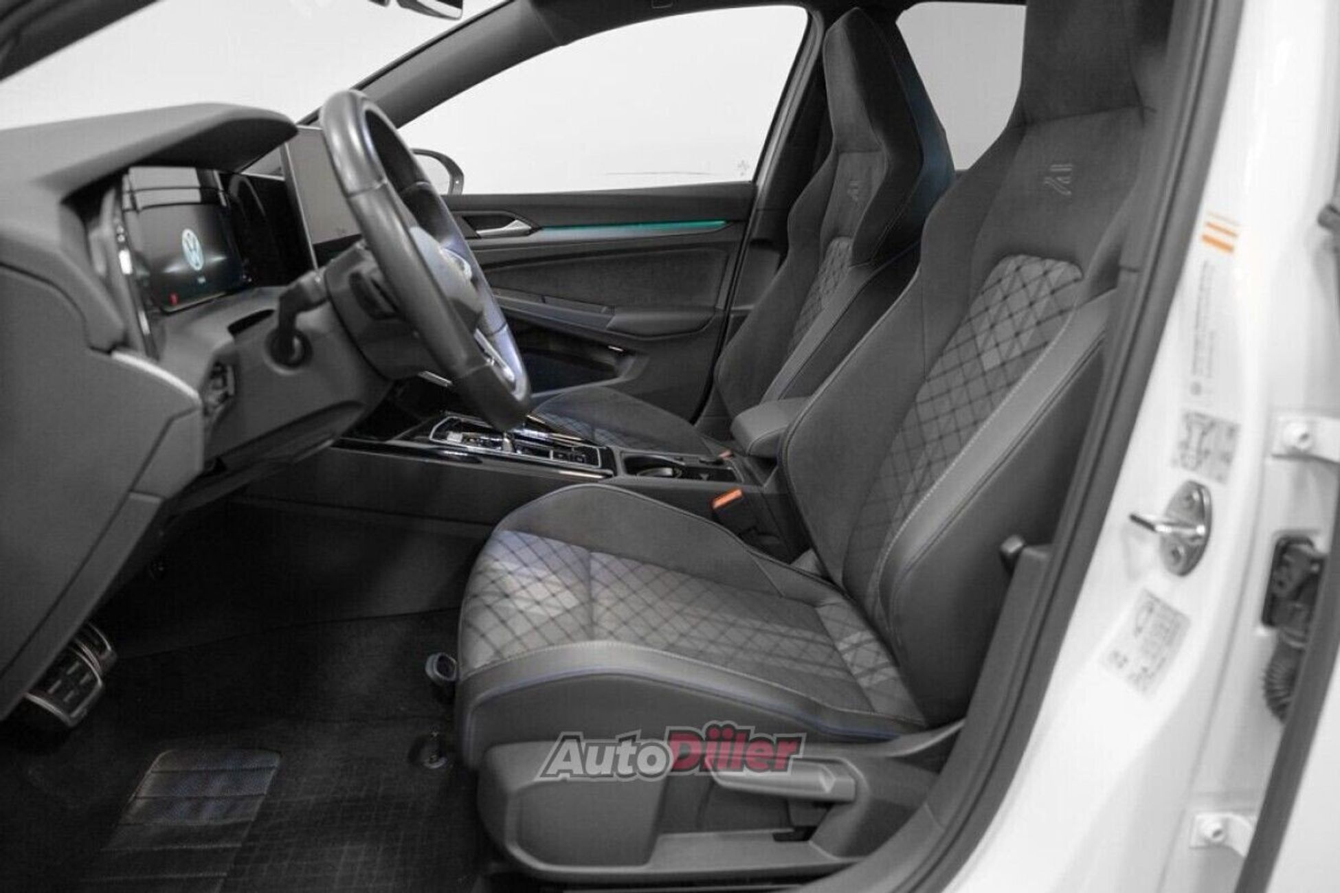 Volkswagen Golf 1.5 110kW 2025, photo 5/10