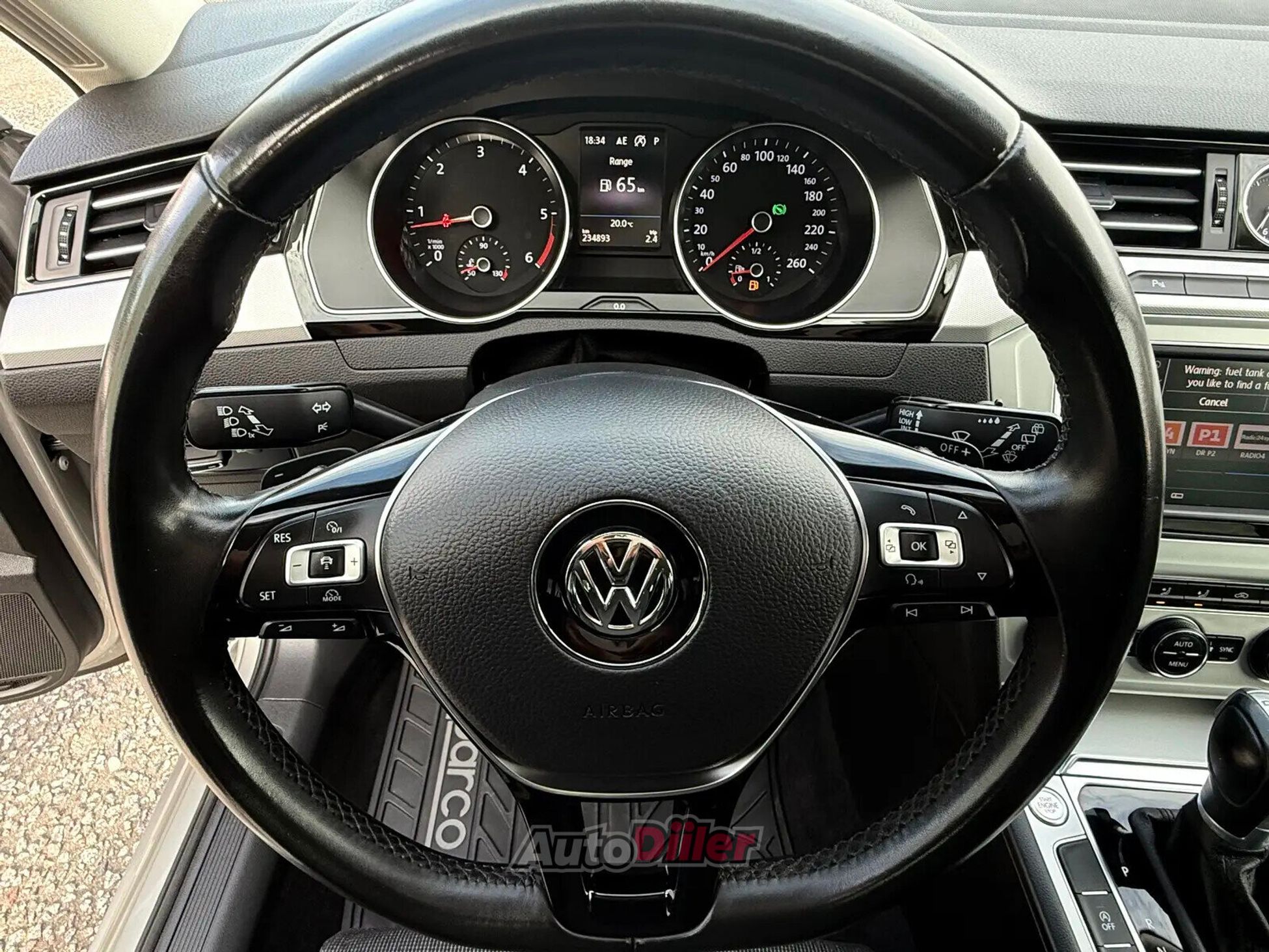 Volkswagen Passat 2017, photo 6/10