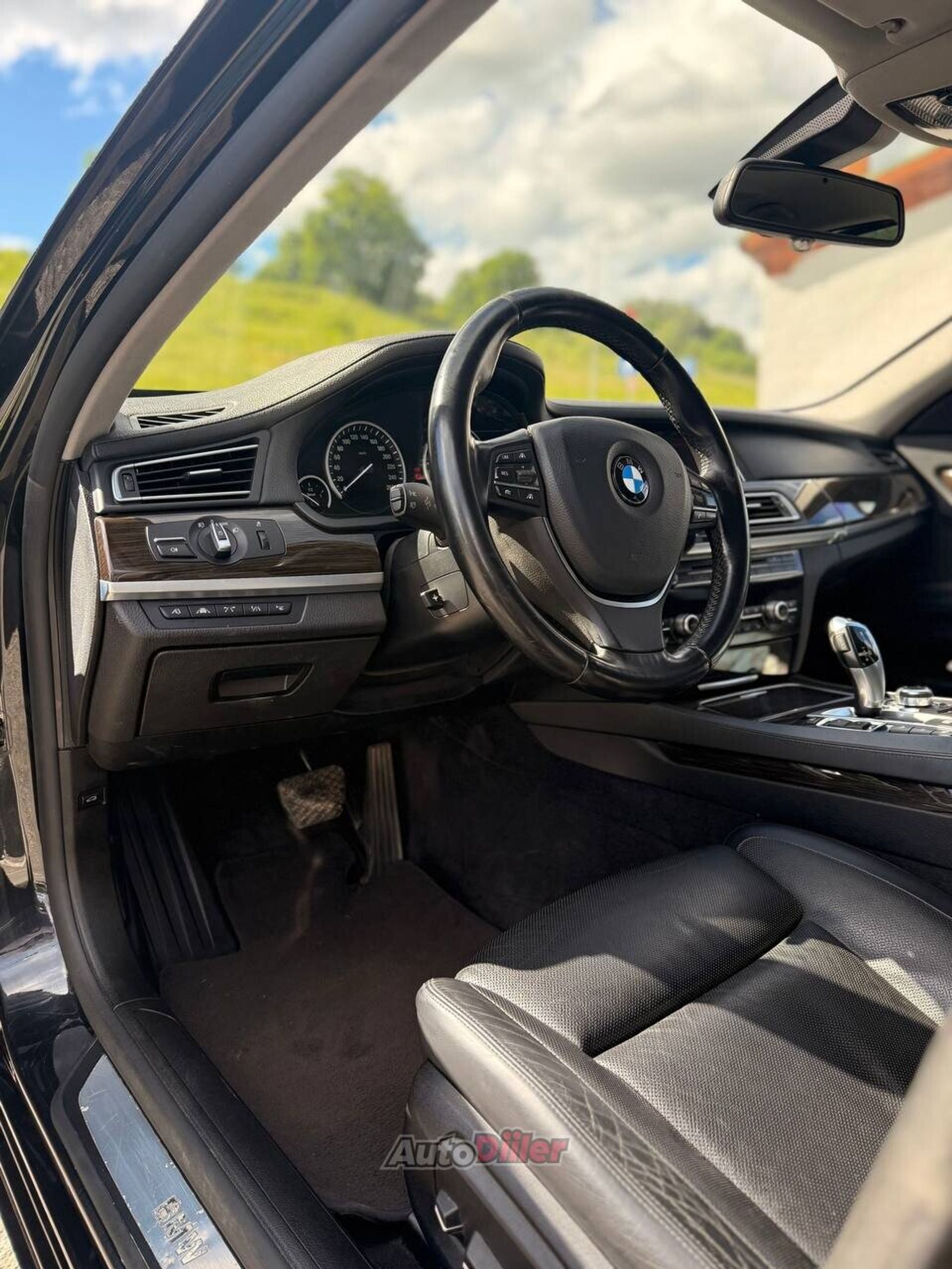 BMW 750 3.0d Long Xdrive 3.0 280kW 2012, photo 5/10