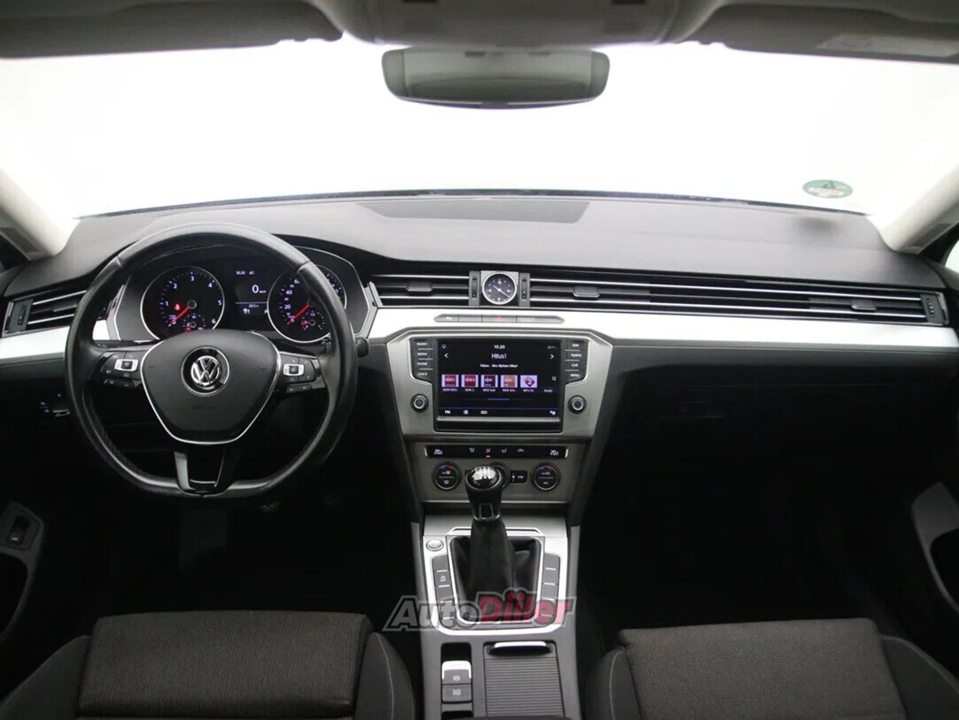 Volkswagen Passat 2017, photo 2/10