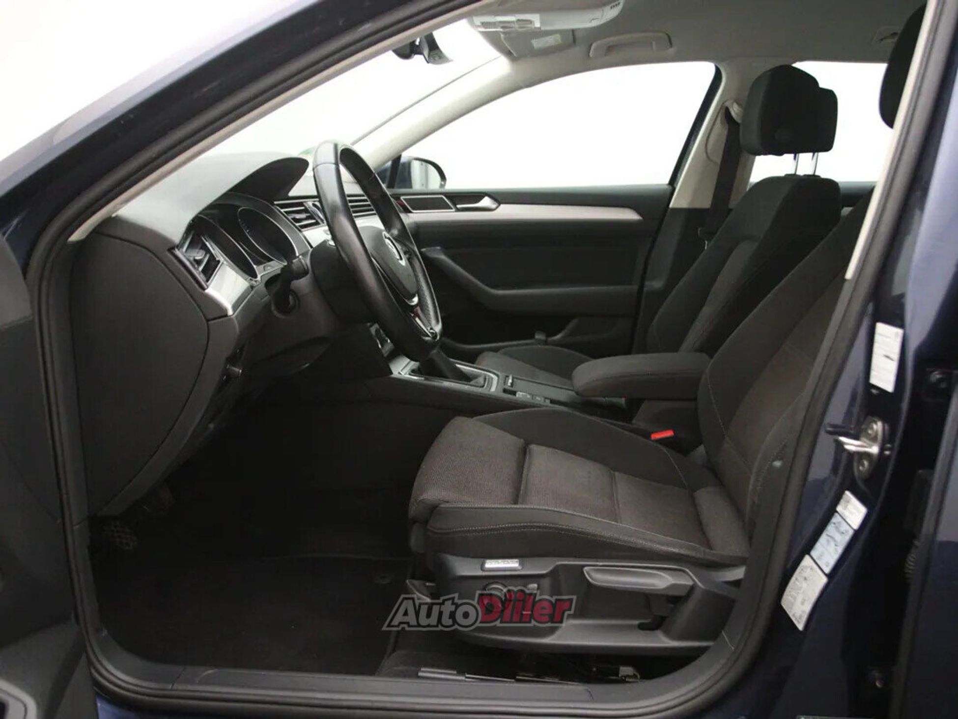 Volkswagen Passat 2017, photo 4/10
