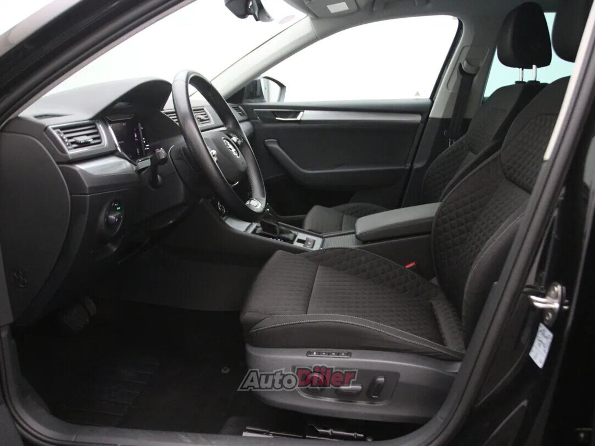 Skoda Superb Business Edition 1.5 110kW 2022, kuva 4/10