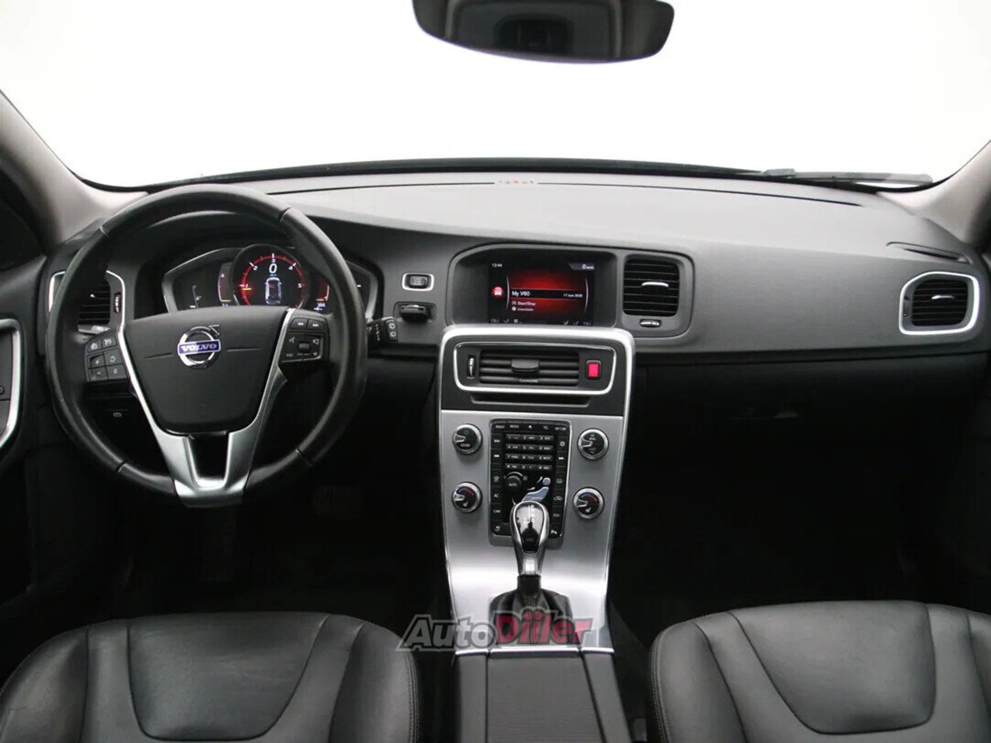 Volvo V60 Cross Country 2019, photo 2/10