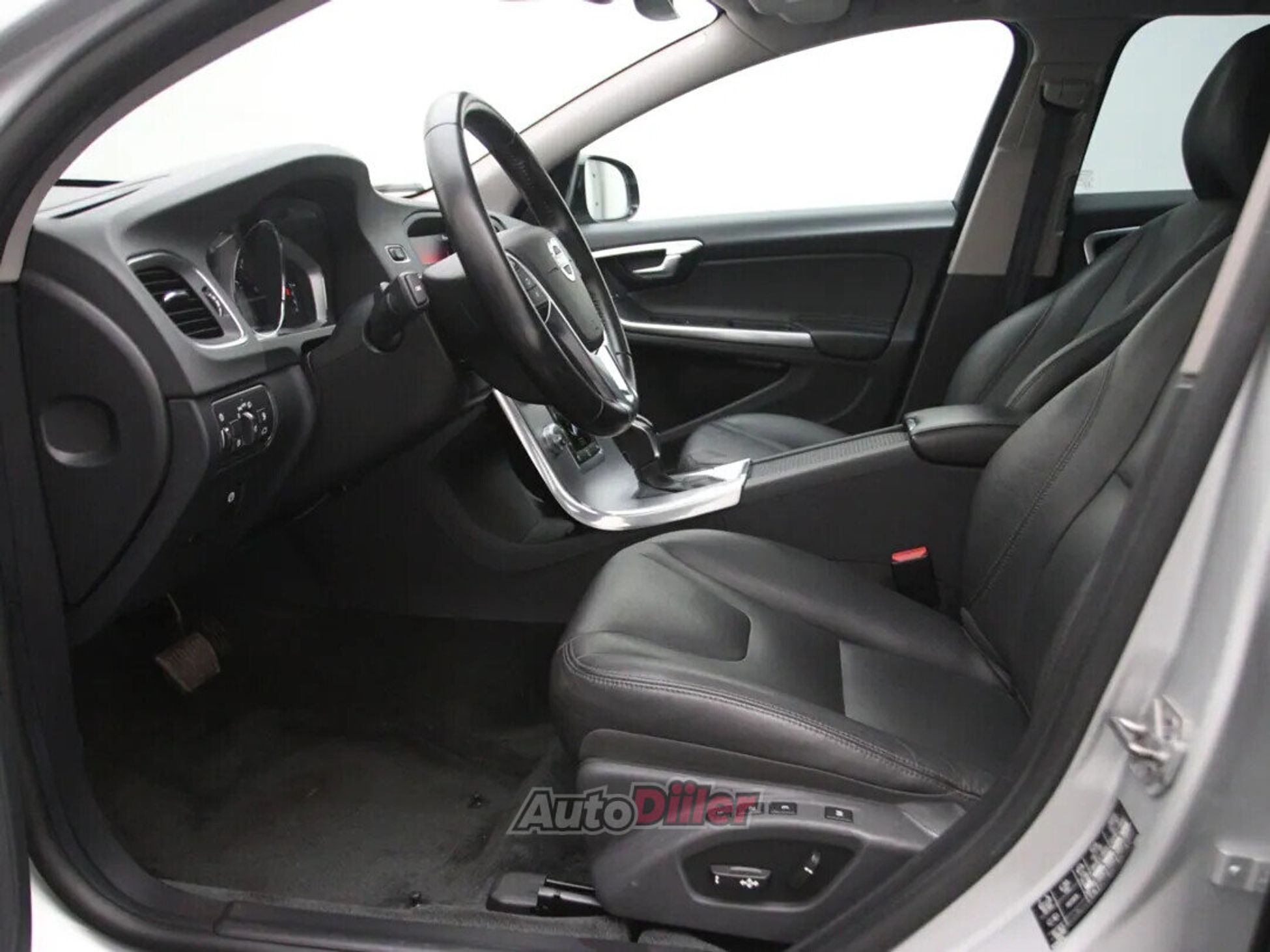 Volvo V60 Cross Country 2019, photo 4/10