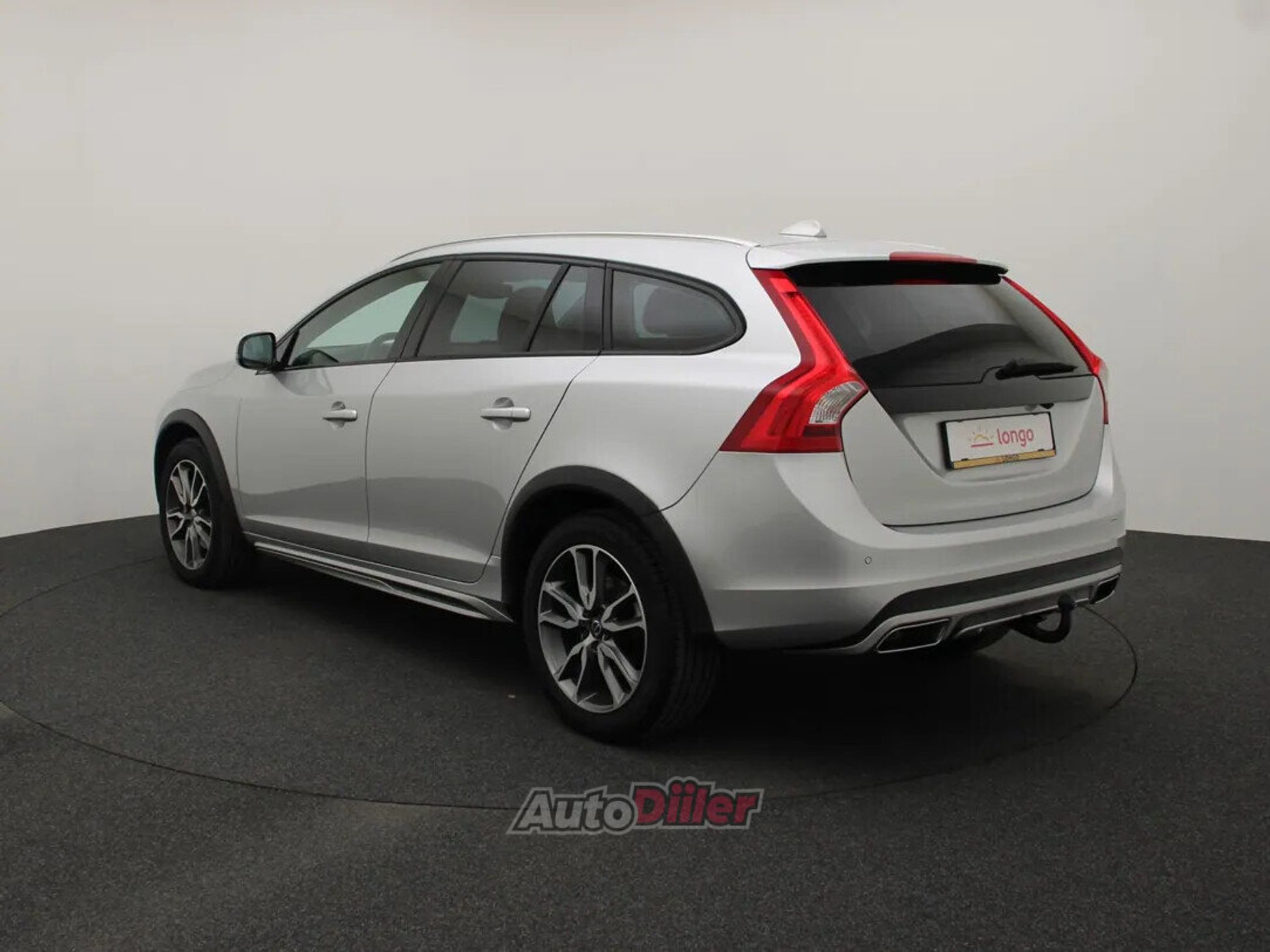 Volvo V60 Cross Country 2019, photo 7/10