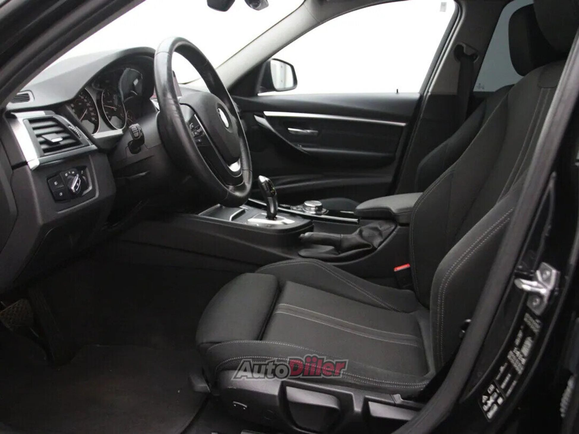 BMW 330 Sport Line 3.0 190kW 2016, kuva 4/10