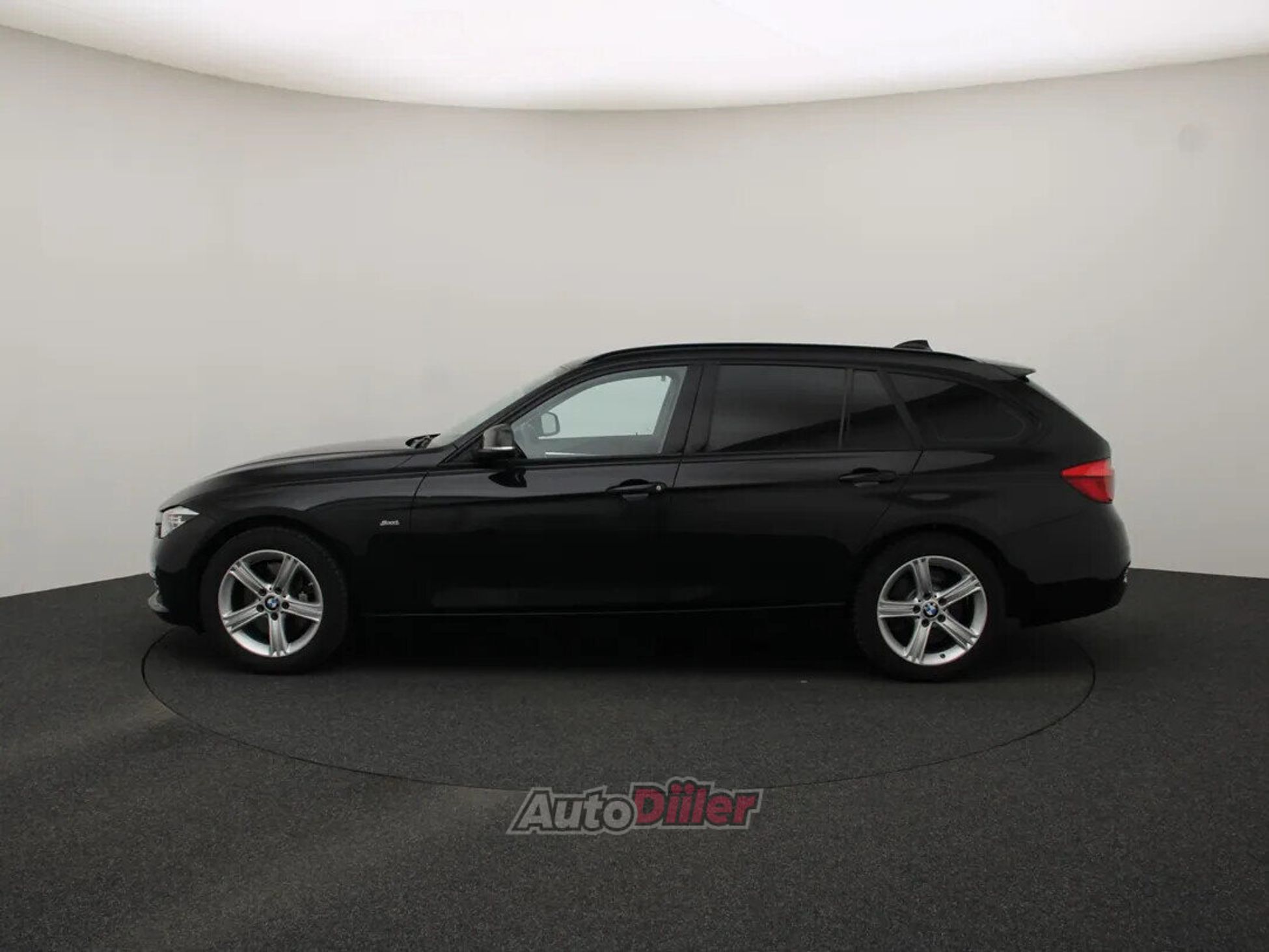 BMW 330 Sport Line 3.0 190kW 2016, kuva 6/10