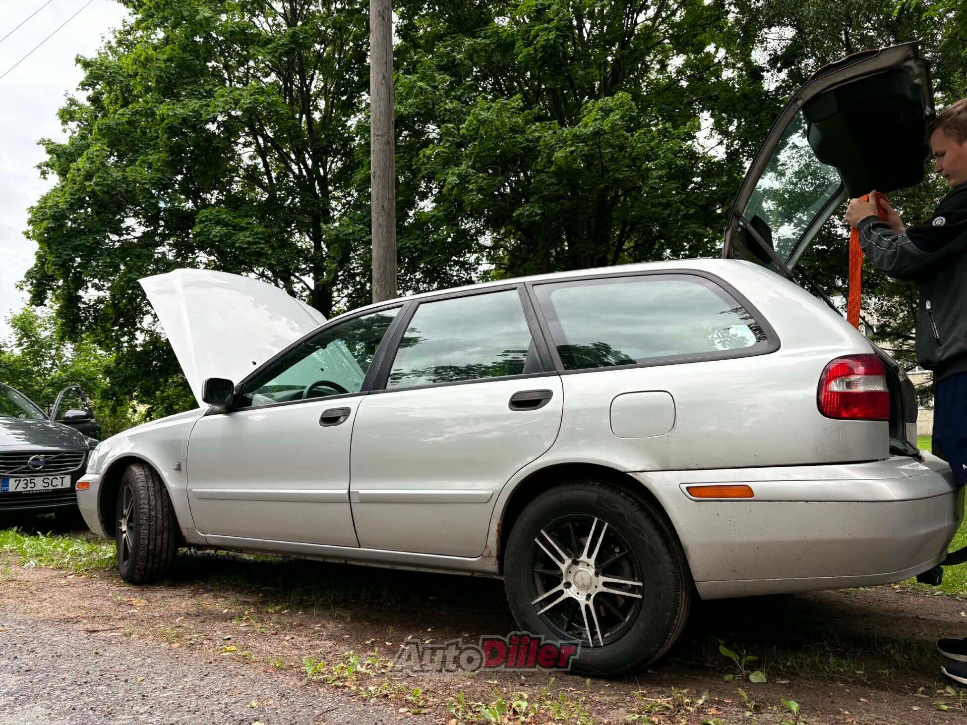 Volvo V40 1.9 75kW 2003, kuva 4/10