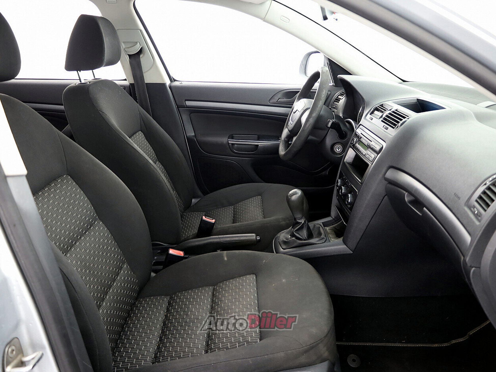 Skoda Octavia 1.6 75kW 2009, kuva 6/7