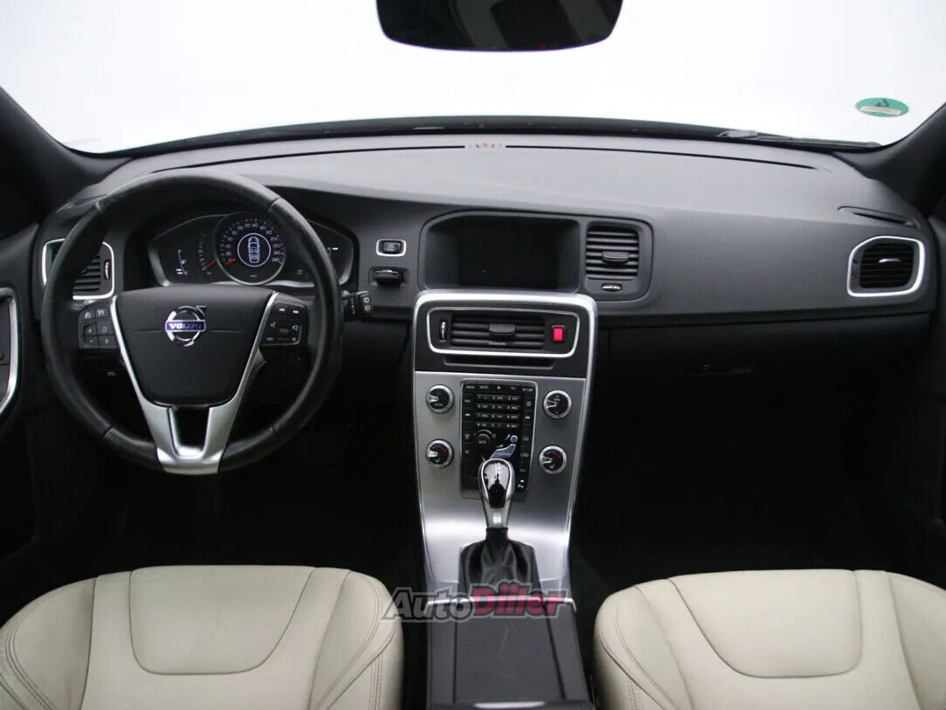 Volvo V60 Polar+ 2.0 110kW 2017, photo 2/10