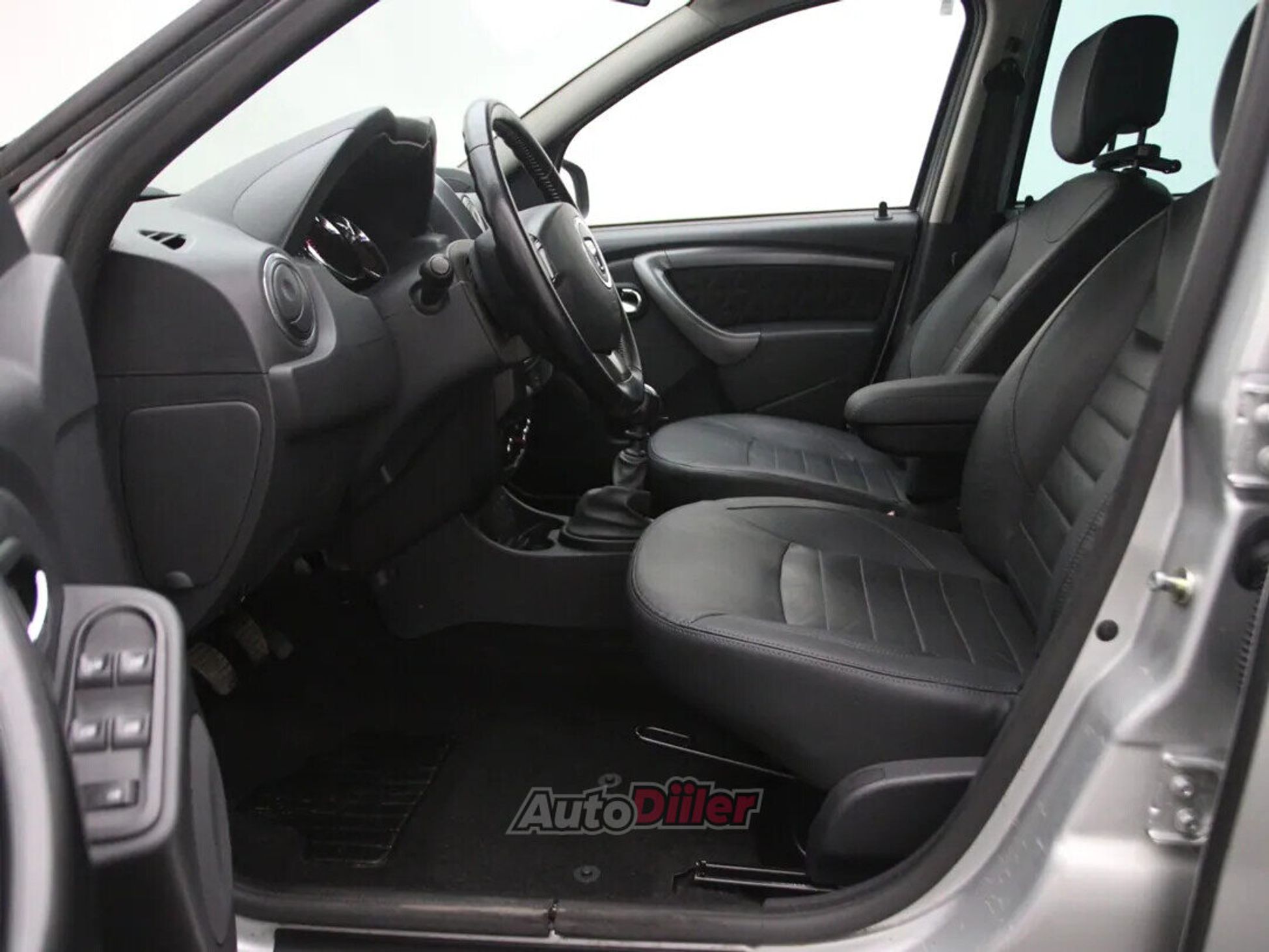 Dacia Duster Laureate 1.5 80kW 2015, photo 4/10