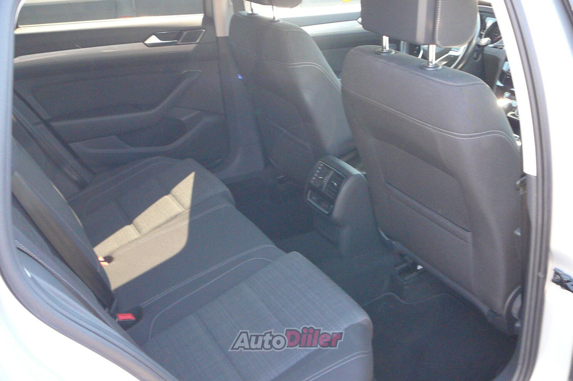 Volkswagen Passat 2.0 110kW 2020, photo 4/7