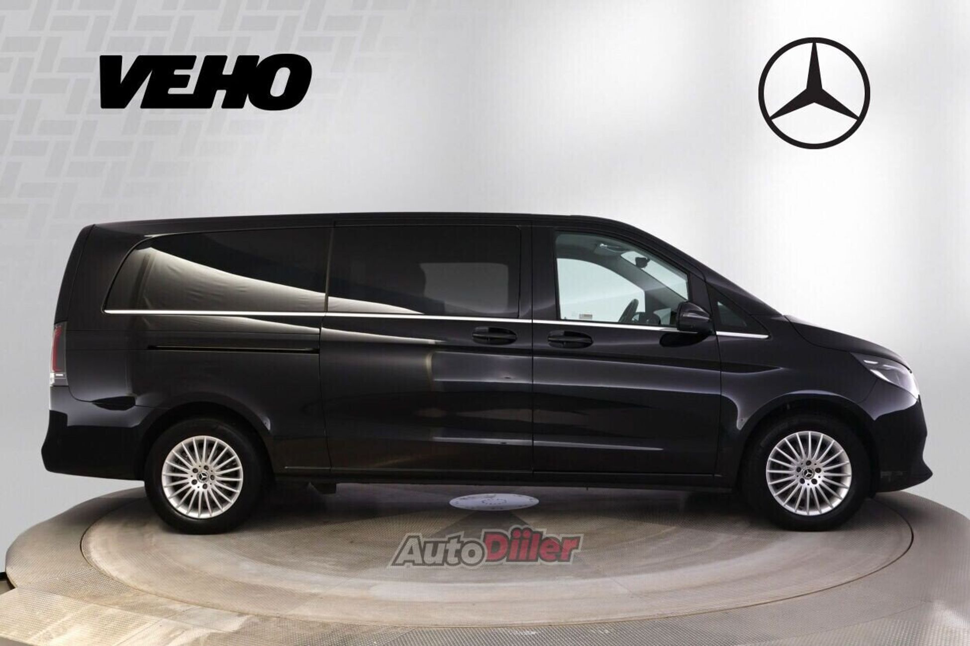 Mercedes-Benz V 300 2025, photo 2/10