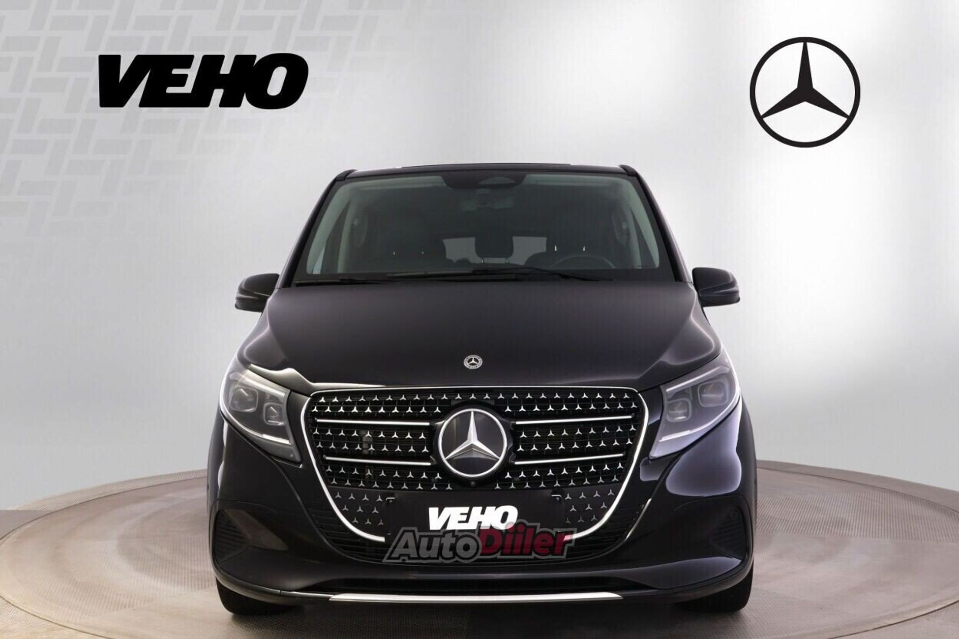 Mercedes-Benz V 300 2025, photo 6/10