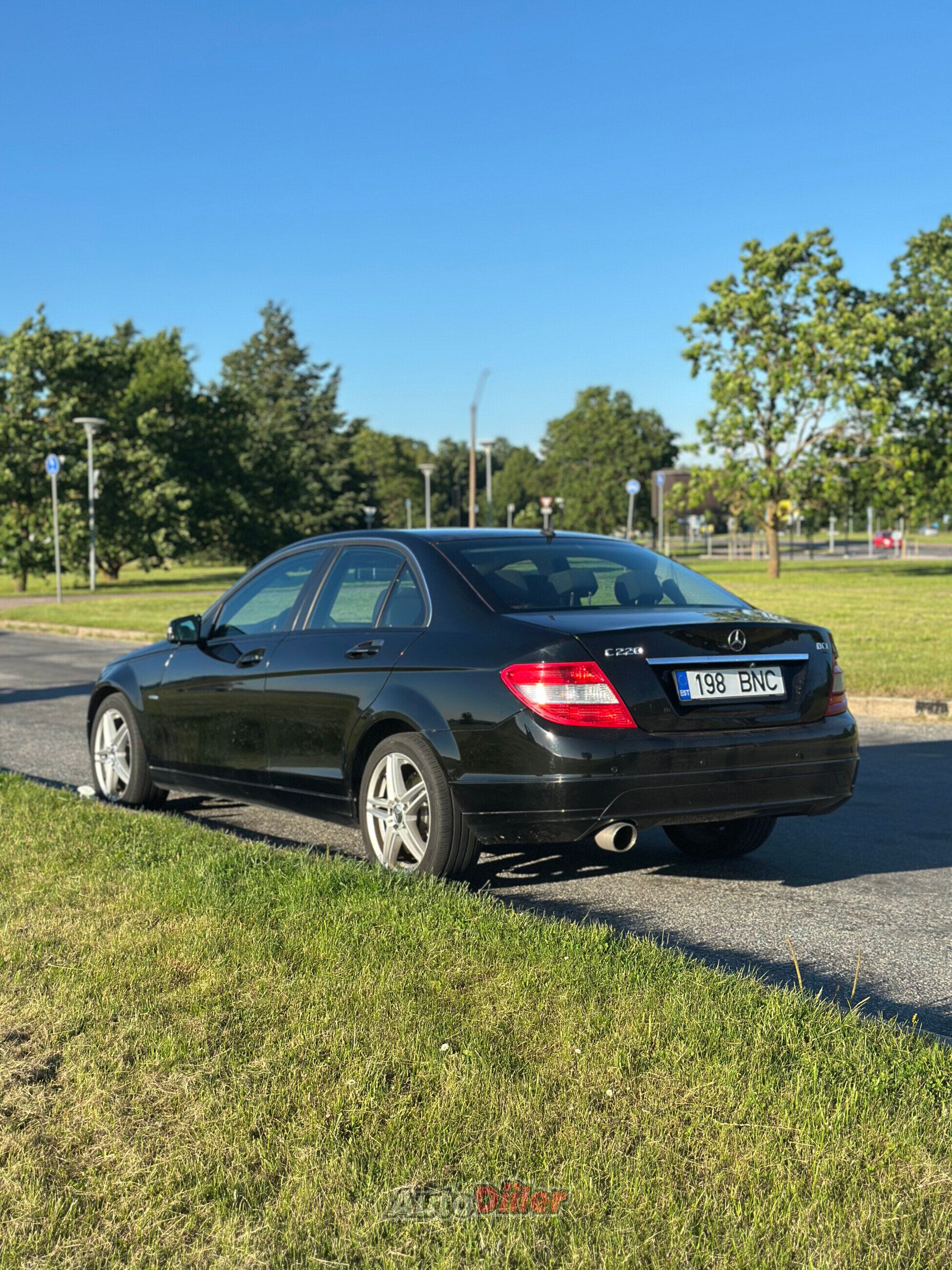 Mercedes-Benz C 220 2010, kuva 2/10