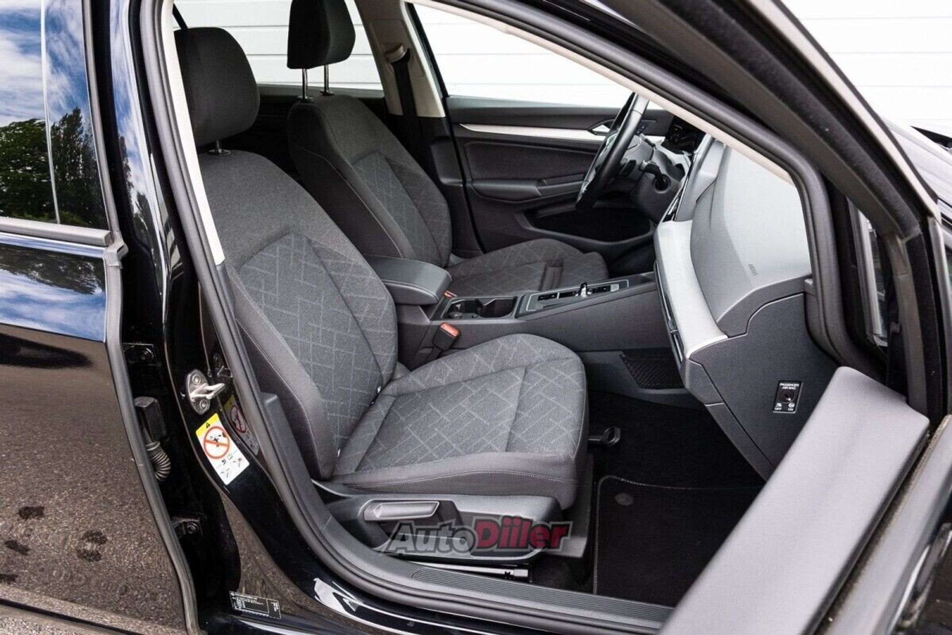 Volkswagen Golf 1.5 96kW 2023, photo 7/10