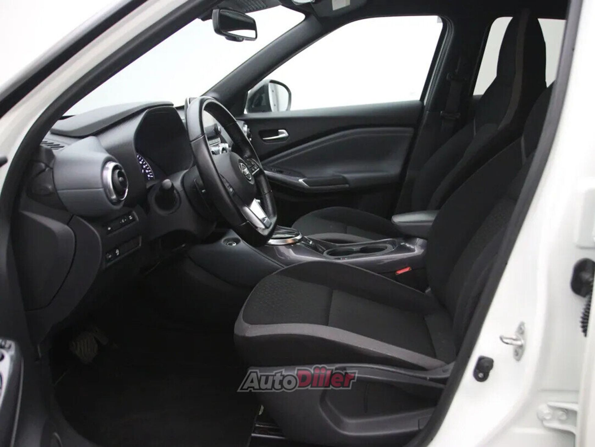 Nissan Juke N-Connecta 1.0 84kW 2022, kuva 4/10