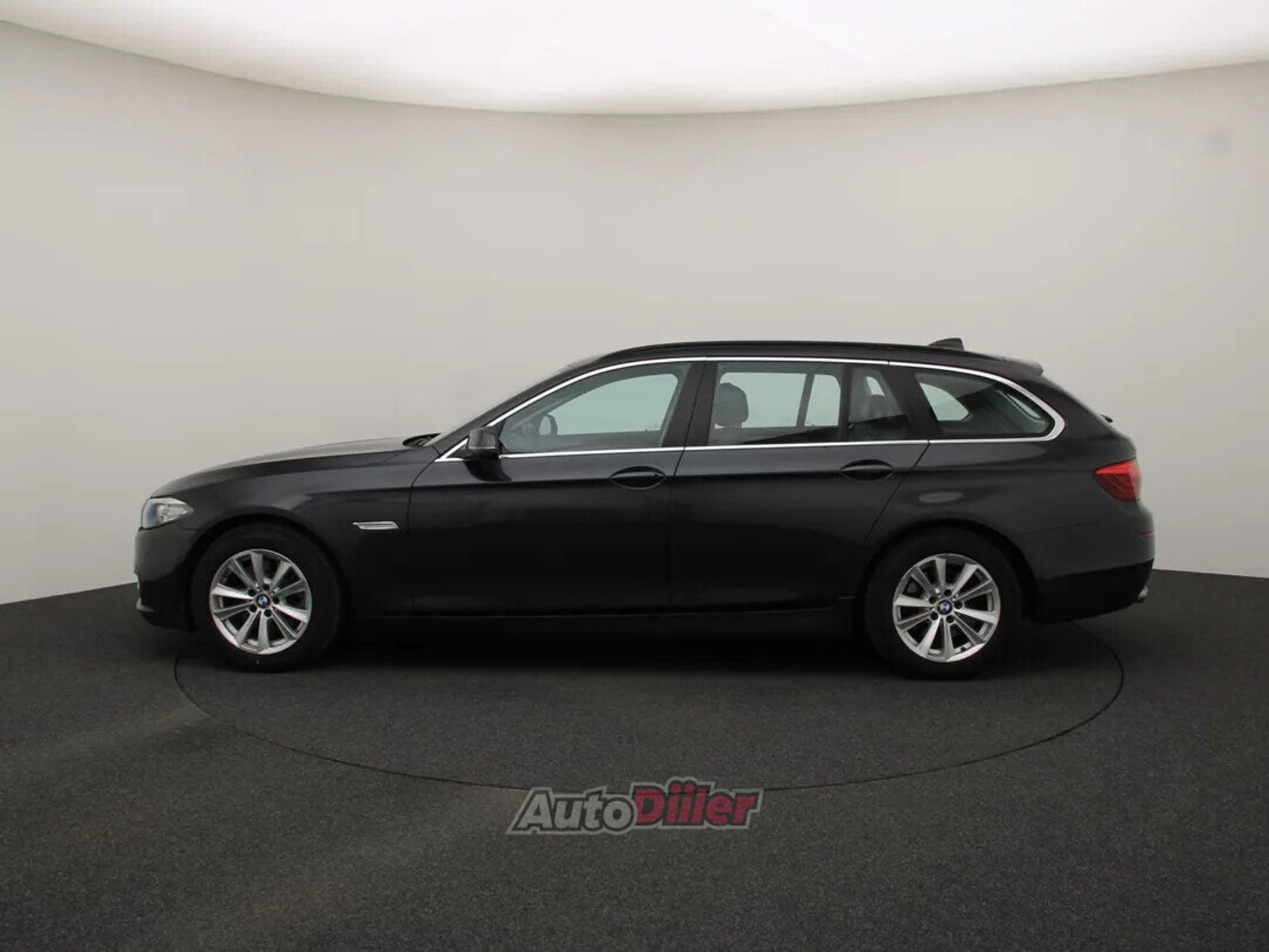 BMW 520 Executive 2.0 120kW 2015, photo 6/10