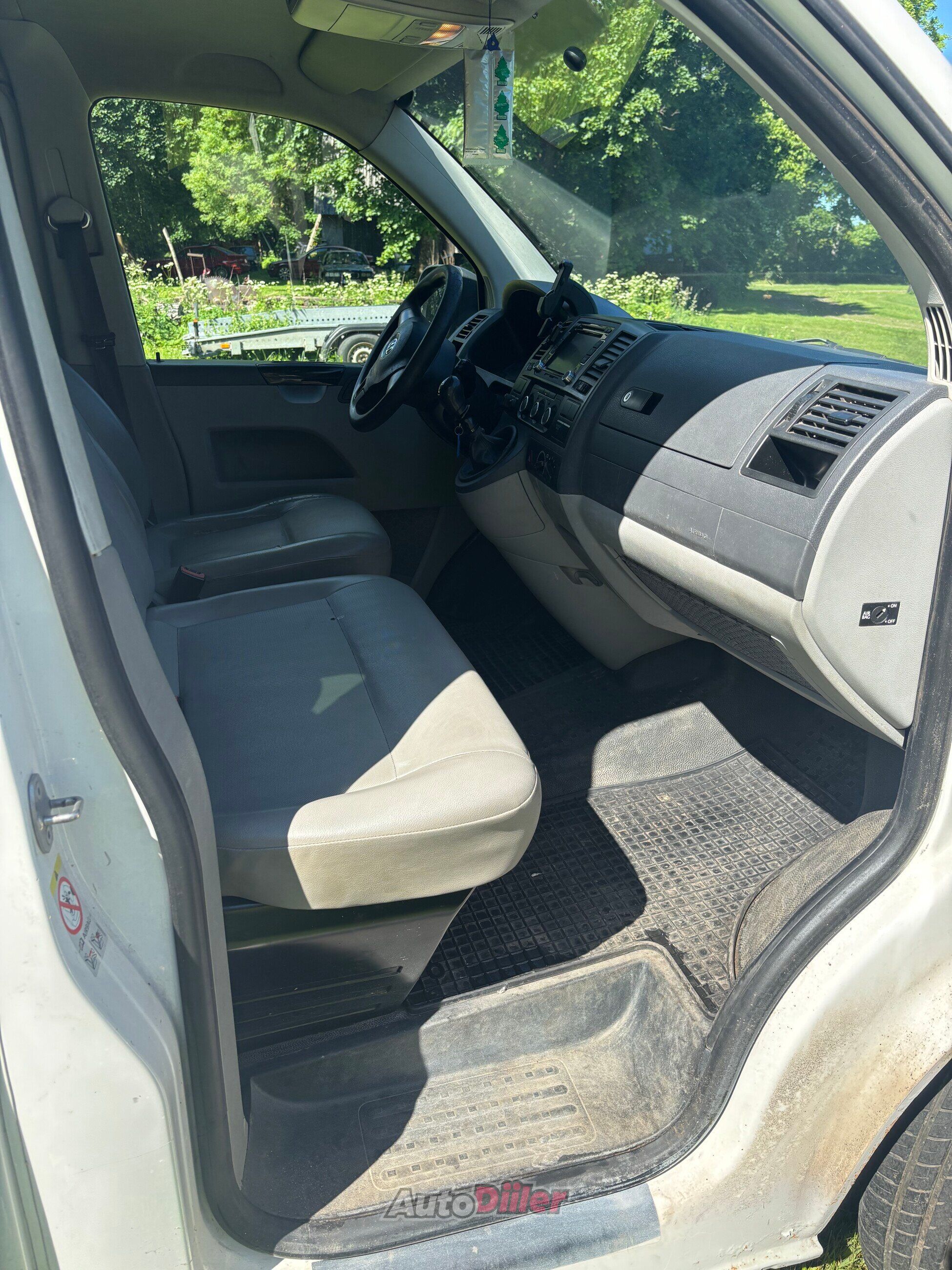 Volkswagen Transporter 2.0 103kW 2013, kuva 7/8