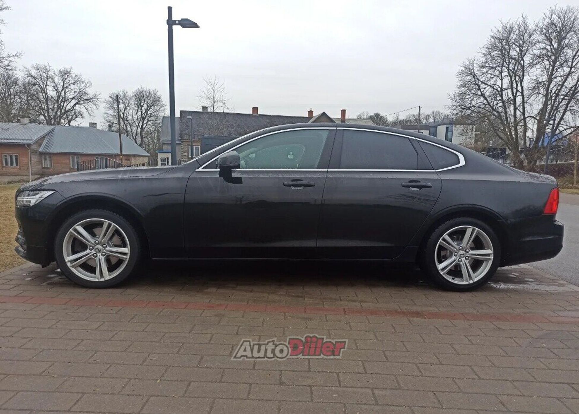 Volvo S90 Momentum 2.0 110kW 2018, kuva 3/10