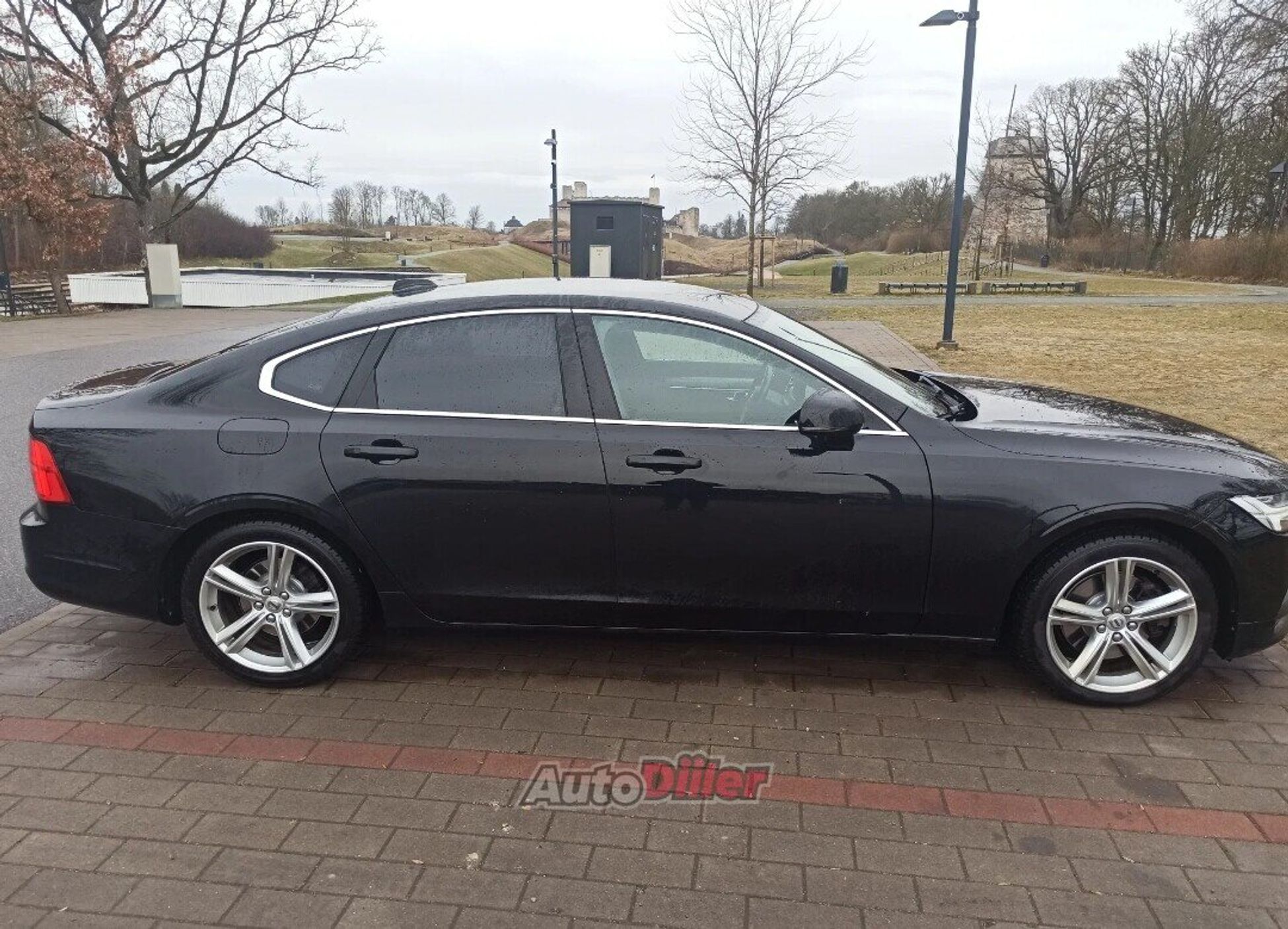 Volvo S90 Momentum 2.0 110kW 2018, kuva 2/10