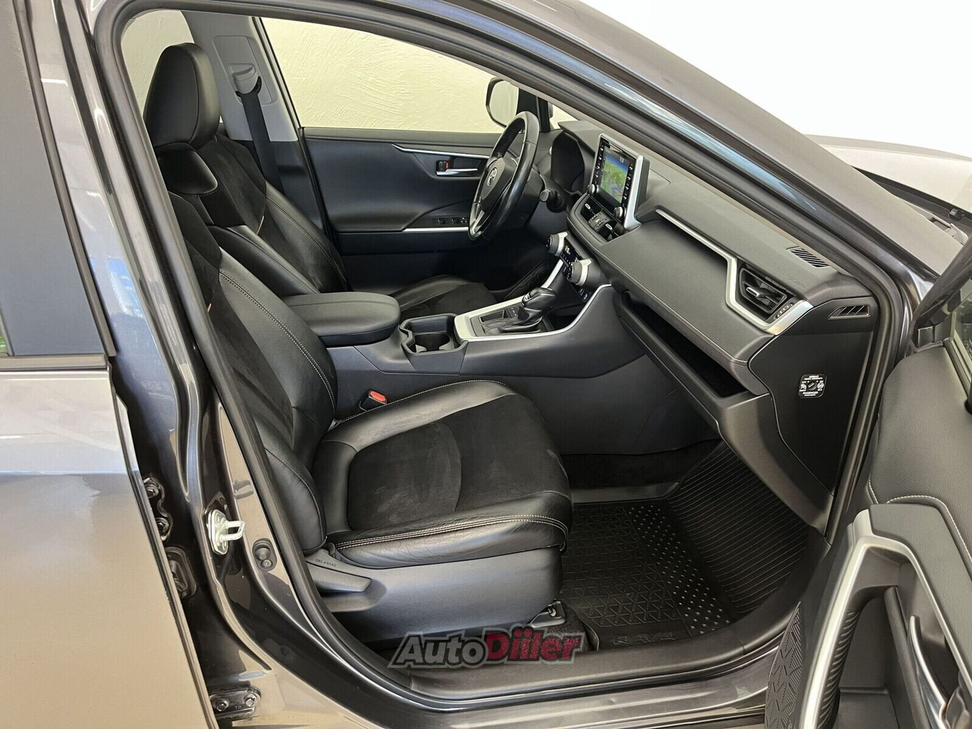 Toyota RAV4 Luxury Plus 2.0 129kW 2019, kuva 5/10