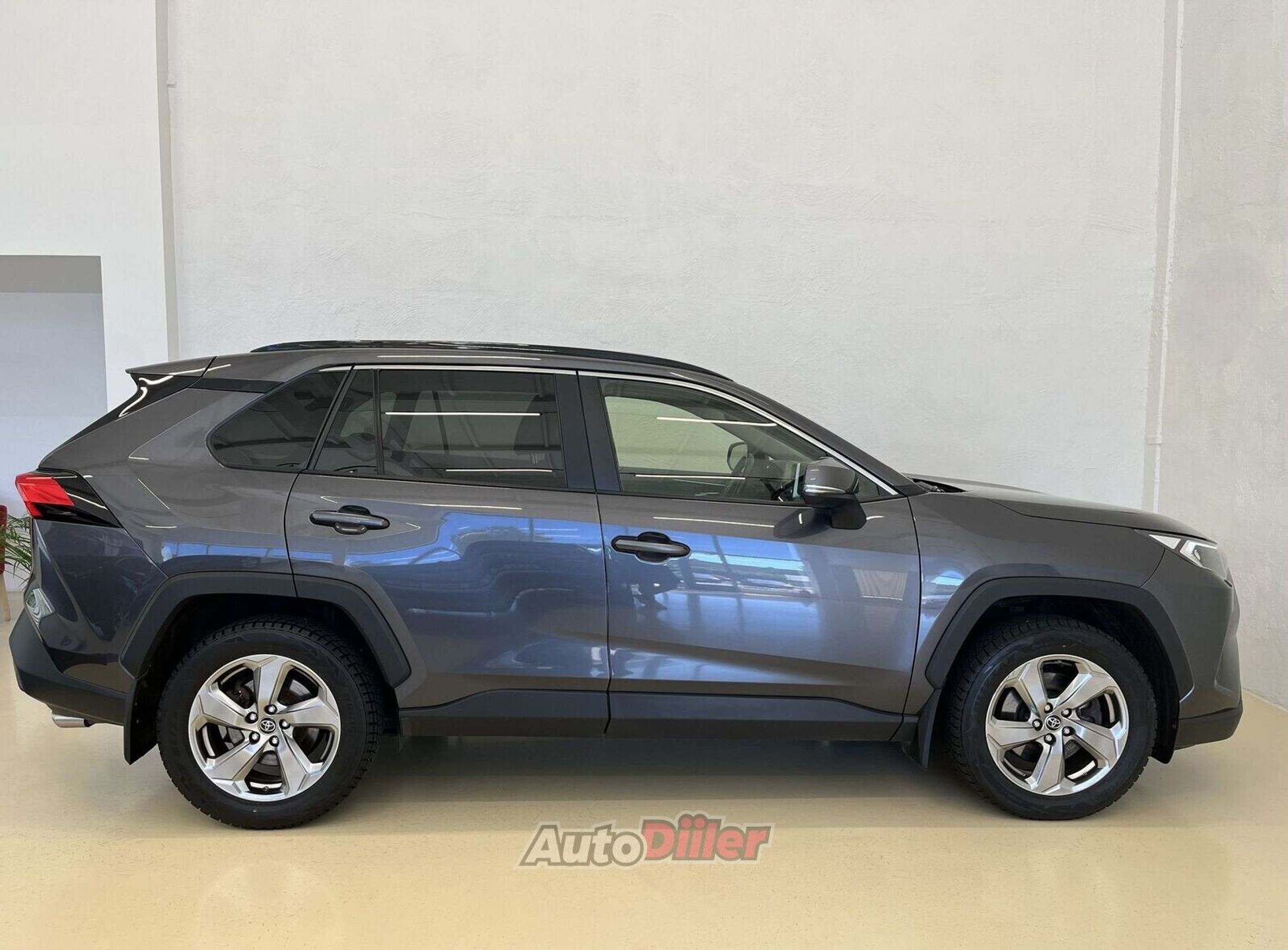 Toyota RAV4 Luxury Plus 2.0 129kW 2019, kuva 3/10