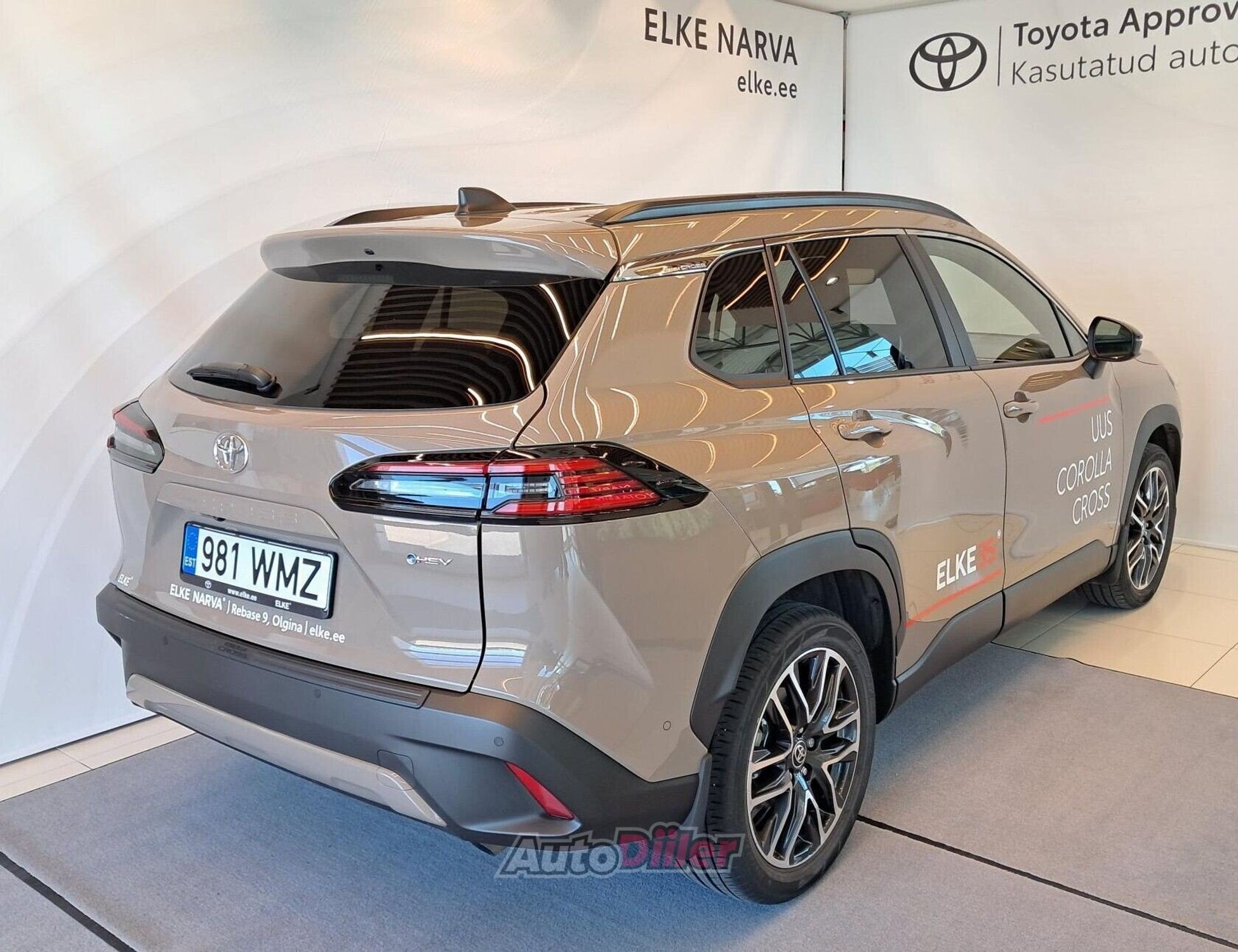 Toyota Corolla Cross Luxury 2.0 98kW 2025, photo 2/10