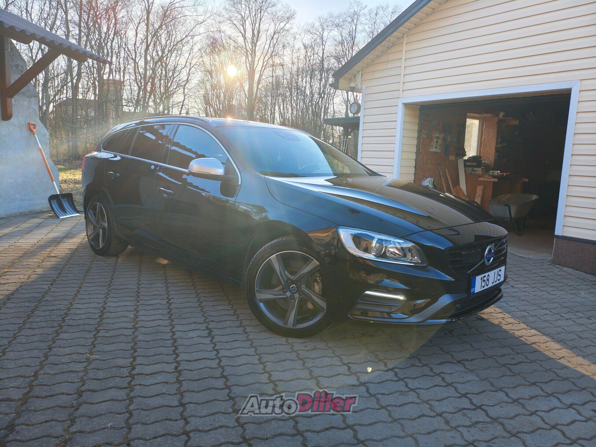 Volvo V60 2.4 162kW 2015, photo 4/10