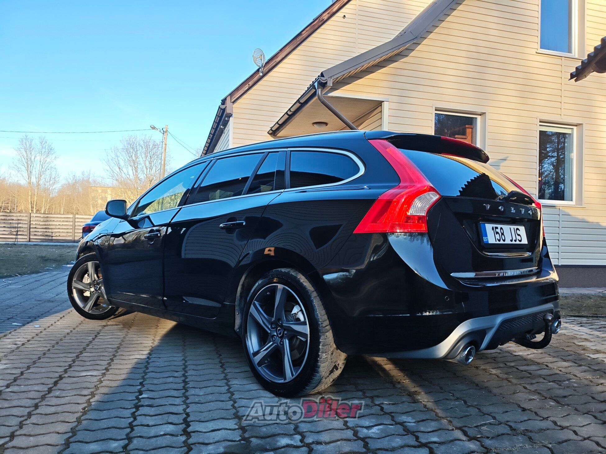 Volvo V60 2.4 162kW 2015, photo 5/10
