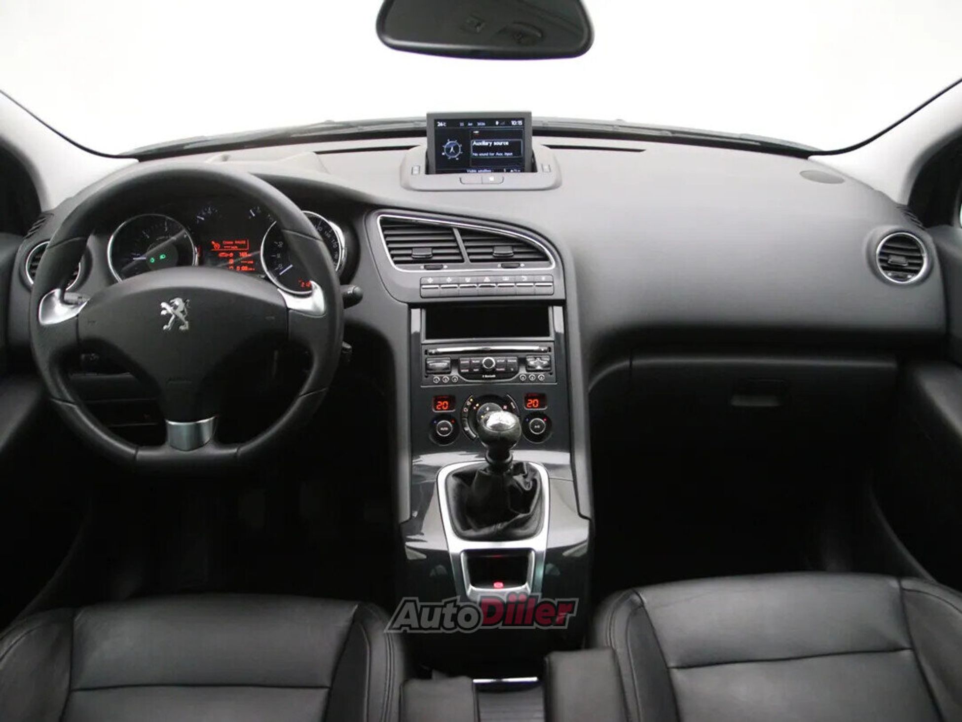 Peugeot 5008 Executive 1.6 88kW 2015, photo 2/10