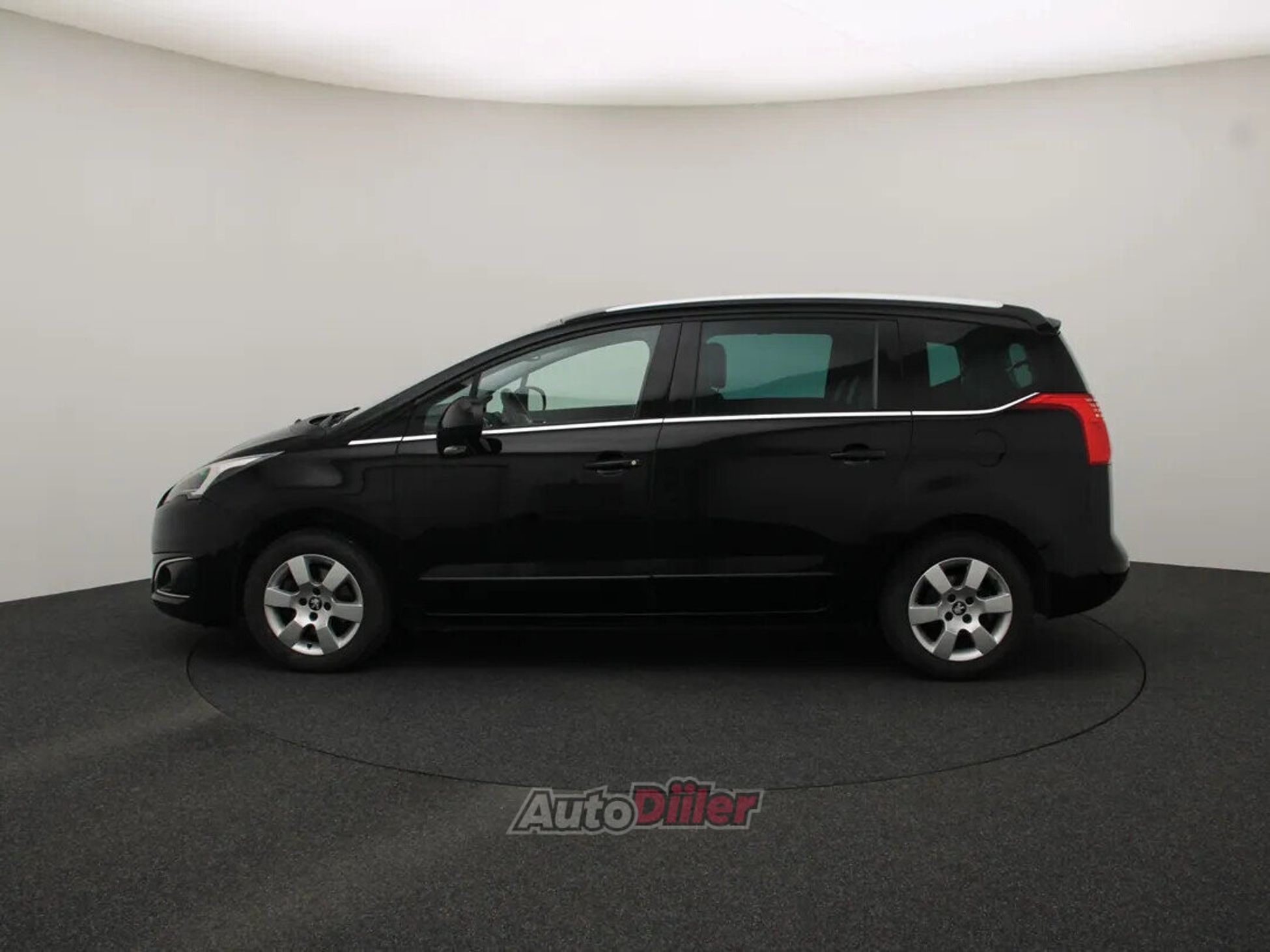 Peugeot 5008 Executive 1.6 88kW 2015, photo 6/10