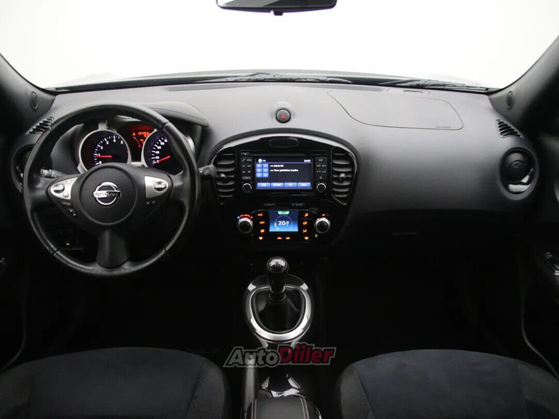 Nissan Juke Connect Edition 1.2 85kW 2015, kuva 2/10