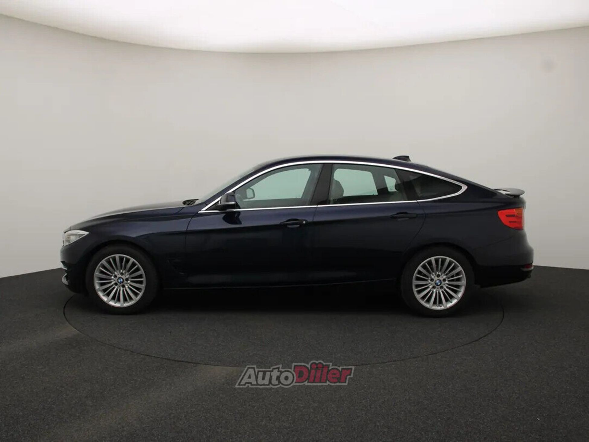 BMW 320 Luxury 2.0 135kW 2015, photo 6/10