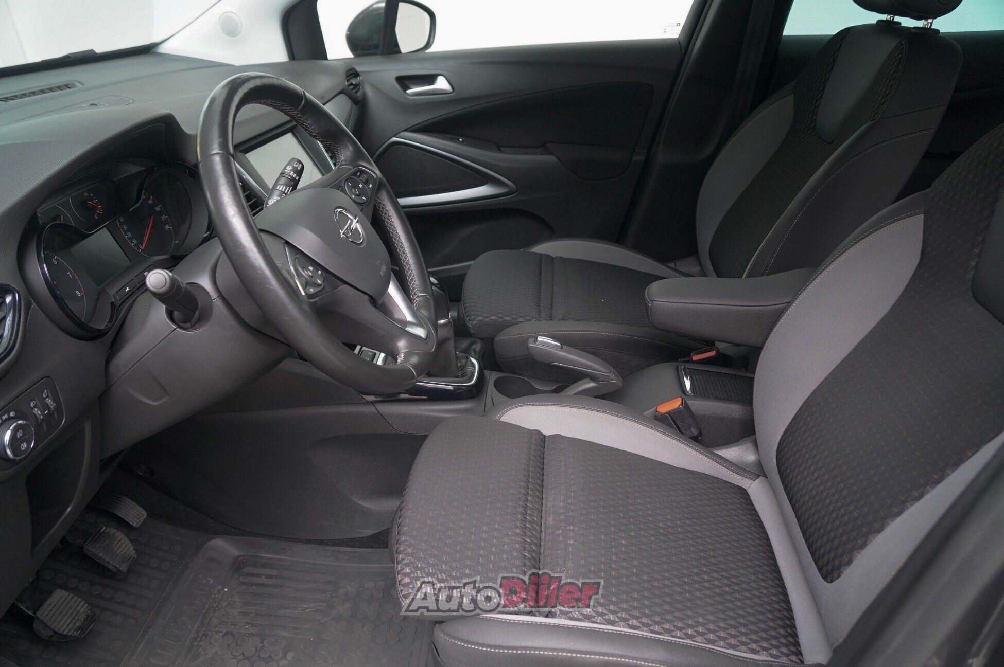 Opel Crossland X 2020, photo 6/10