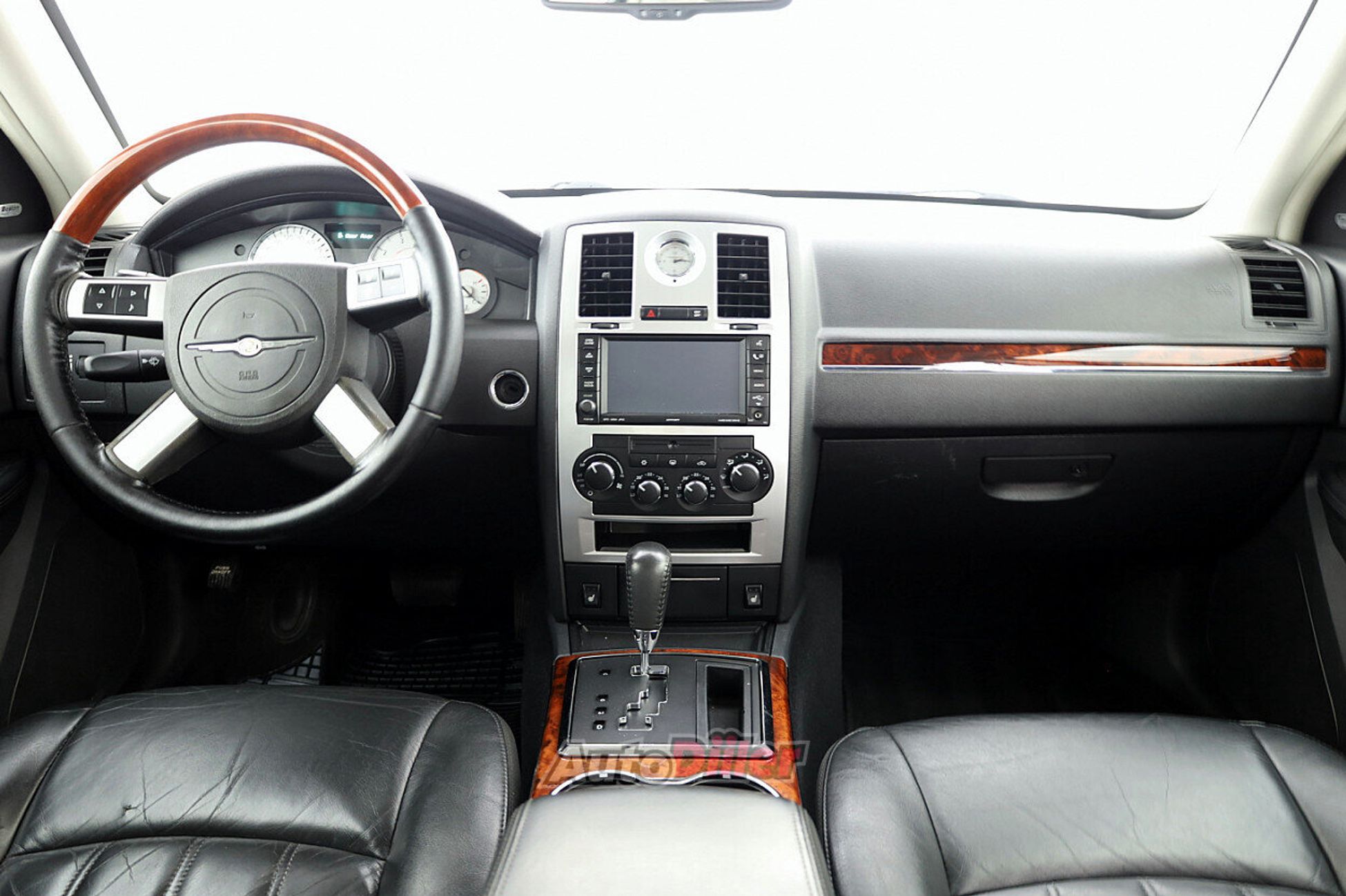 Chrysler 300C 3.0 160kW 2010, photo 5/7