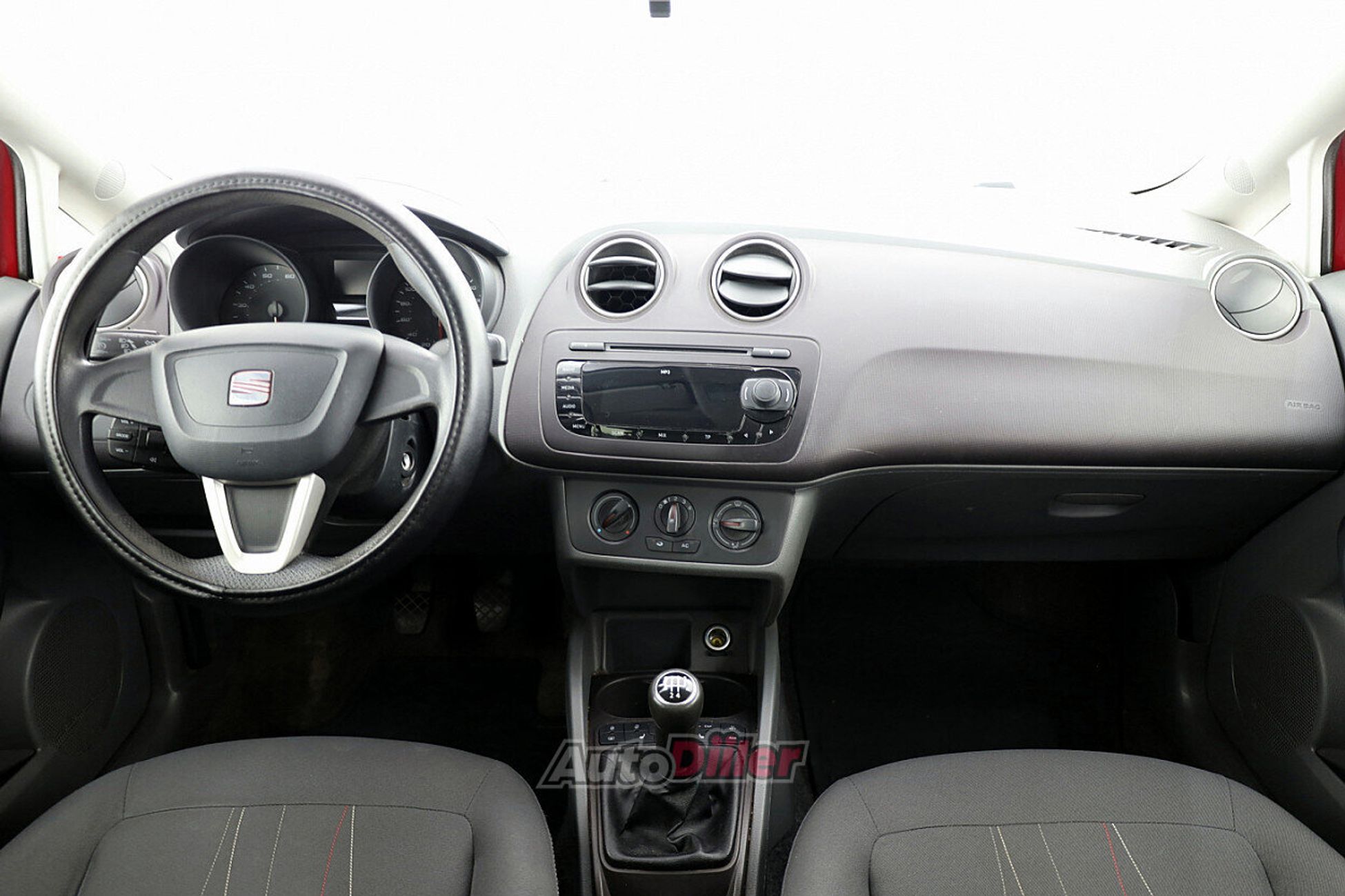 SEAT Ibiza 1.4 63kW 2012, photo 5/8