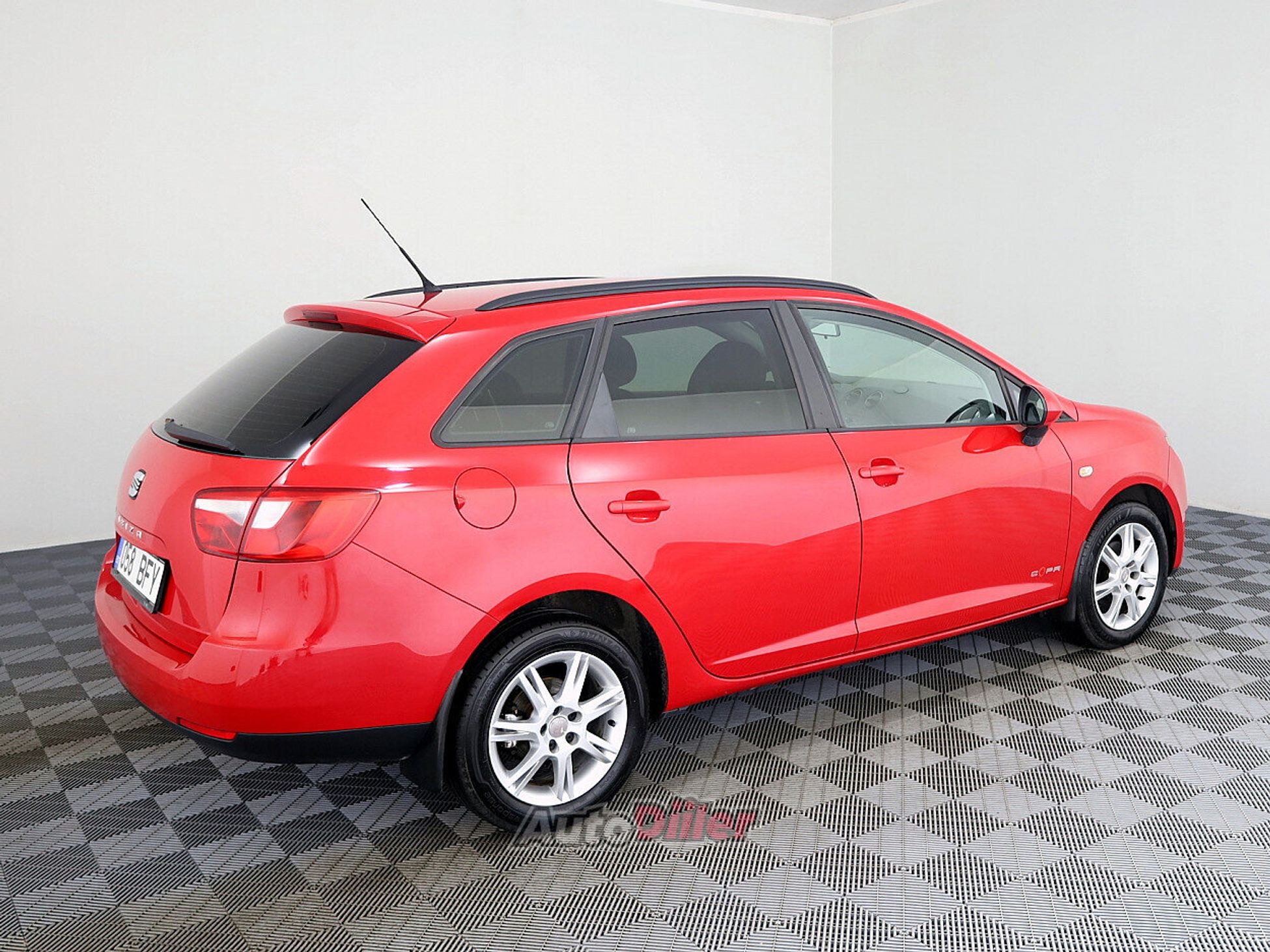SEAT Ibiza 1.4 63kW 2012, photo 3/8