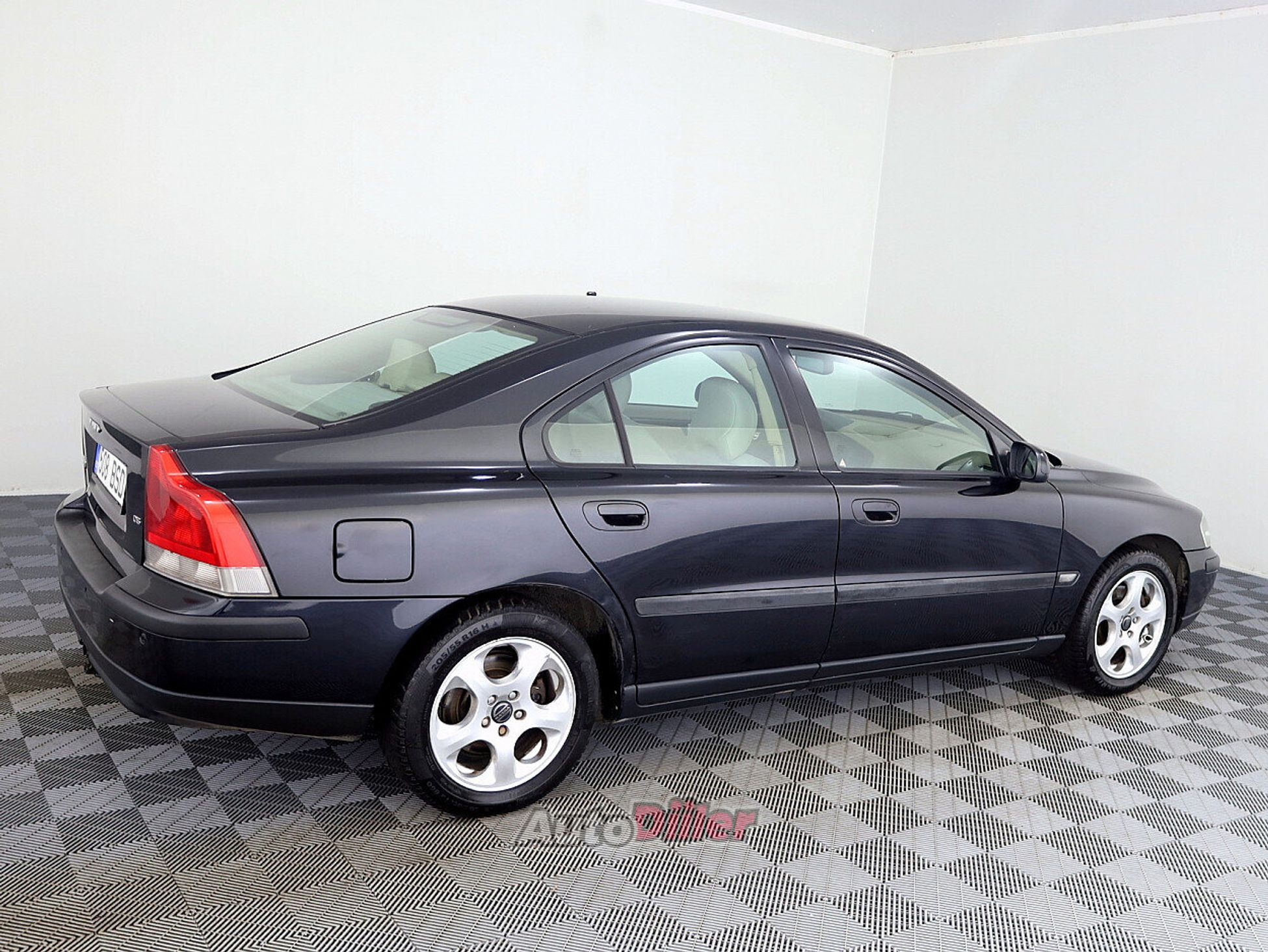 Volvo S60 2.4 120kW 2004, photo 3/7